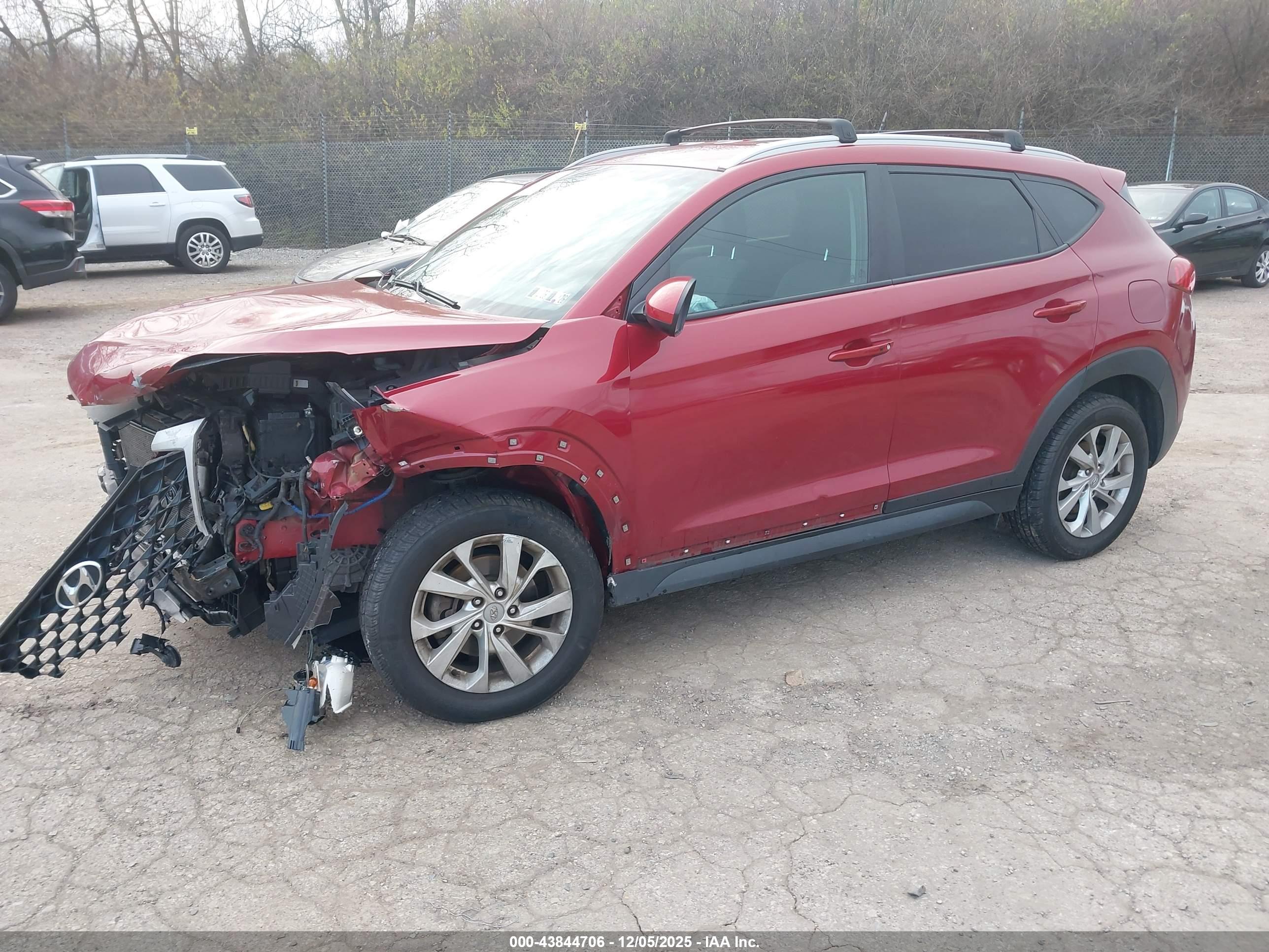 HYUNDAI TUCSON image 2