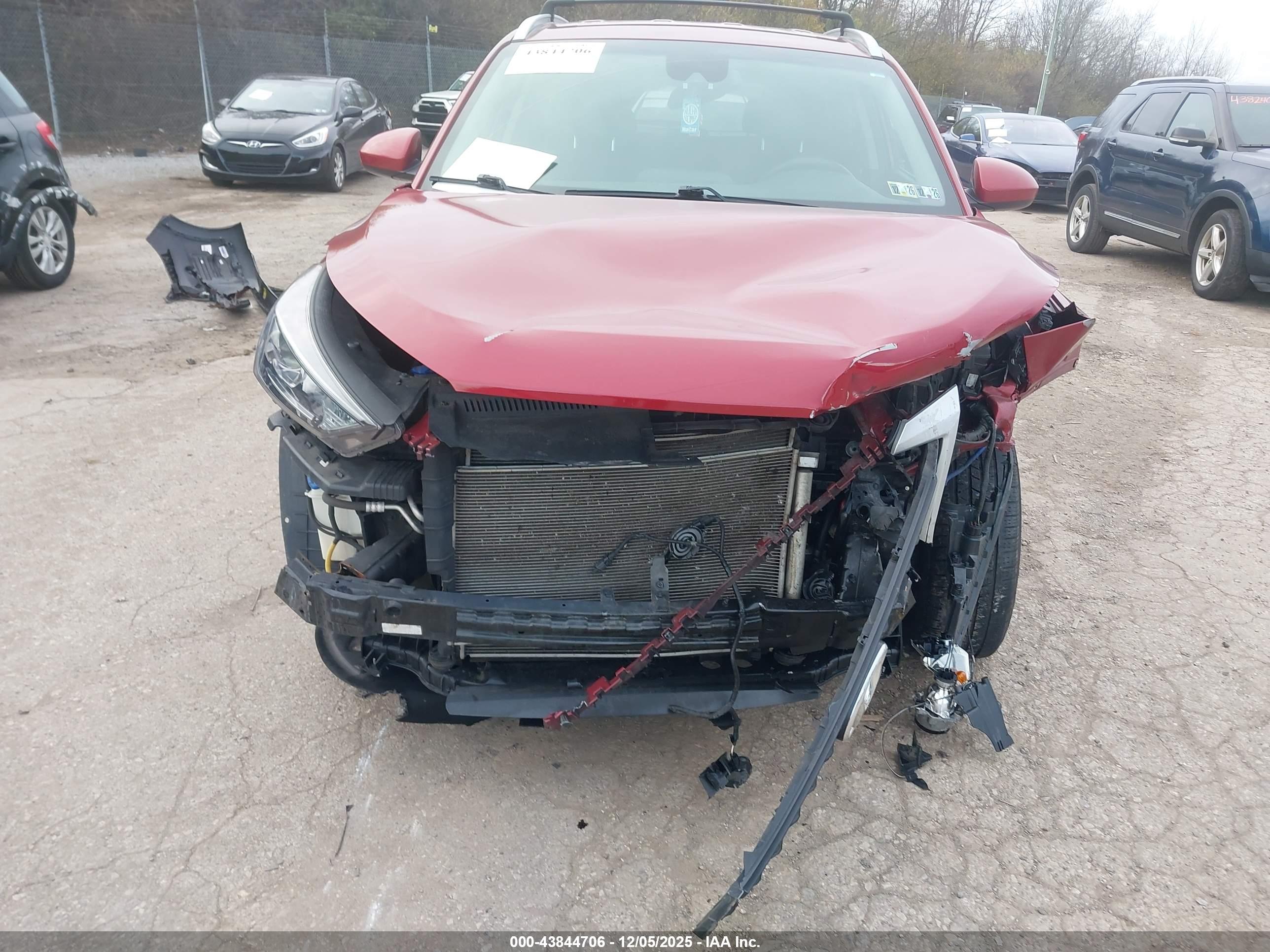 HYUNDAI TUCSON image 6