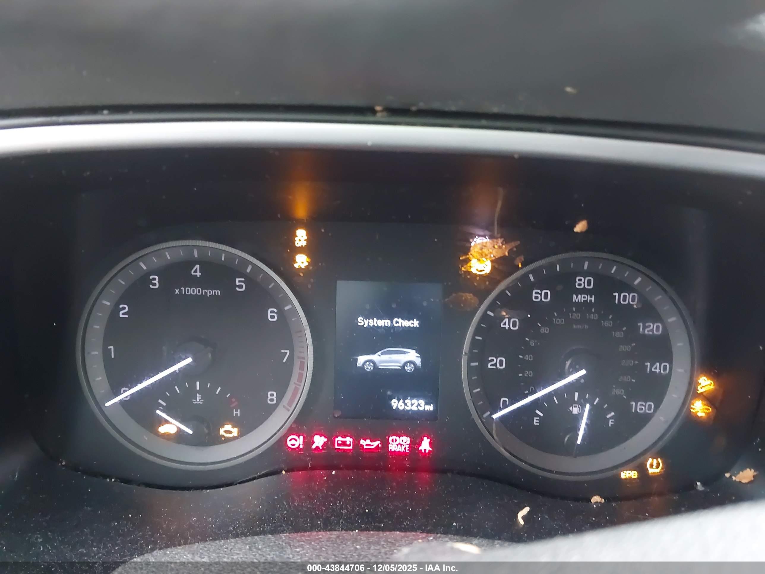HYUNDAI TUCSON image 7