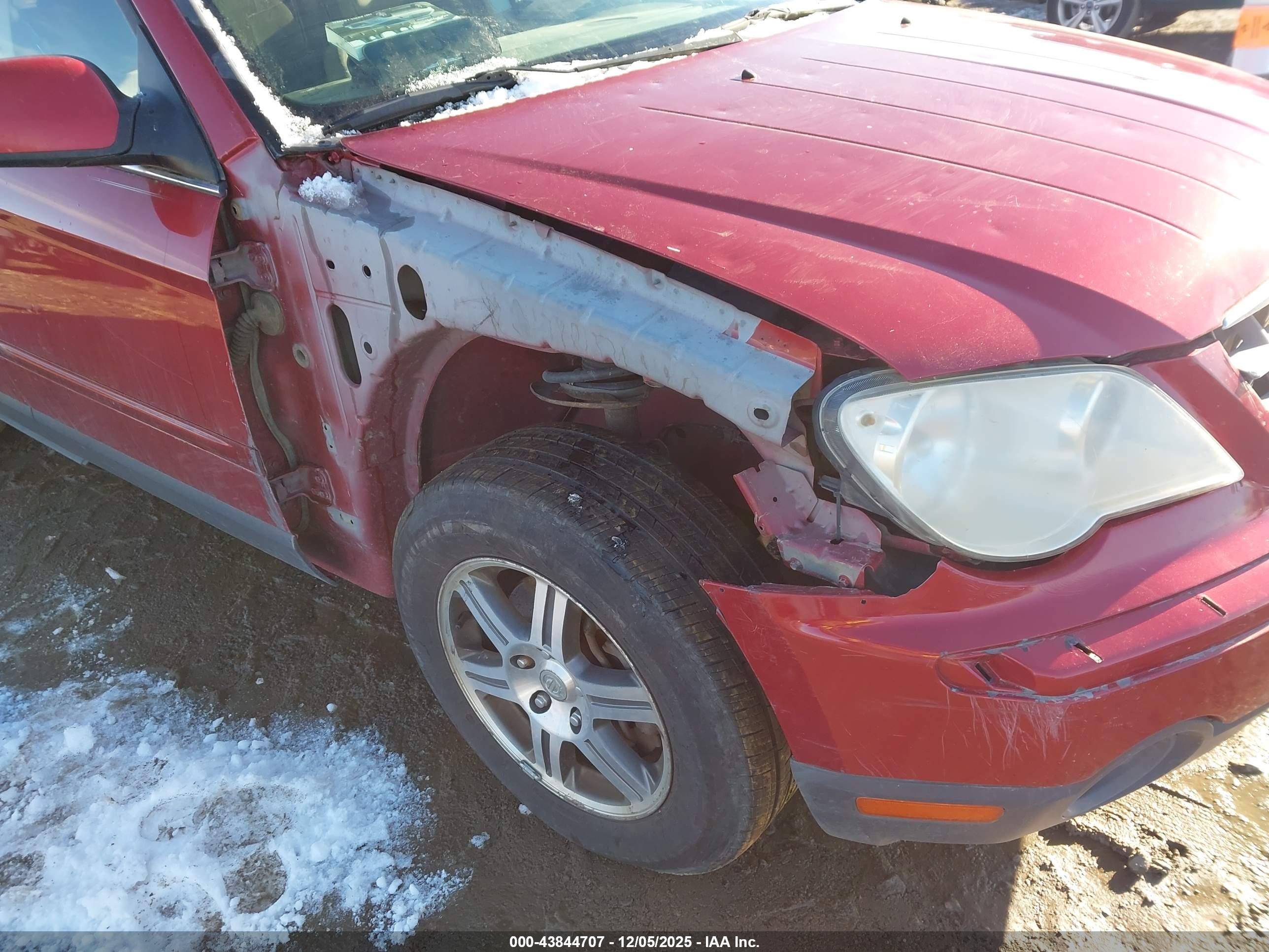 CHRYSLER PACIFICA image 6