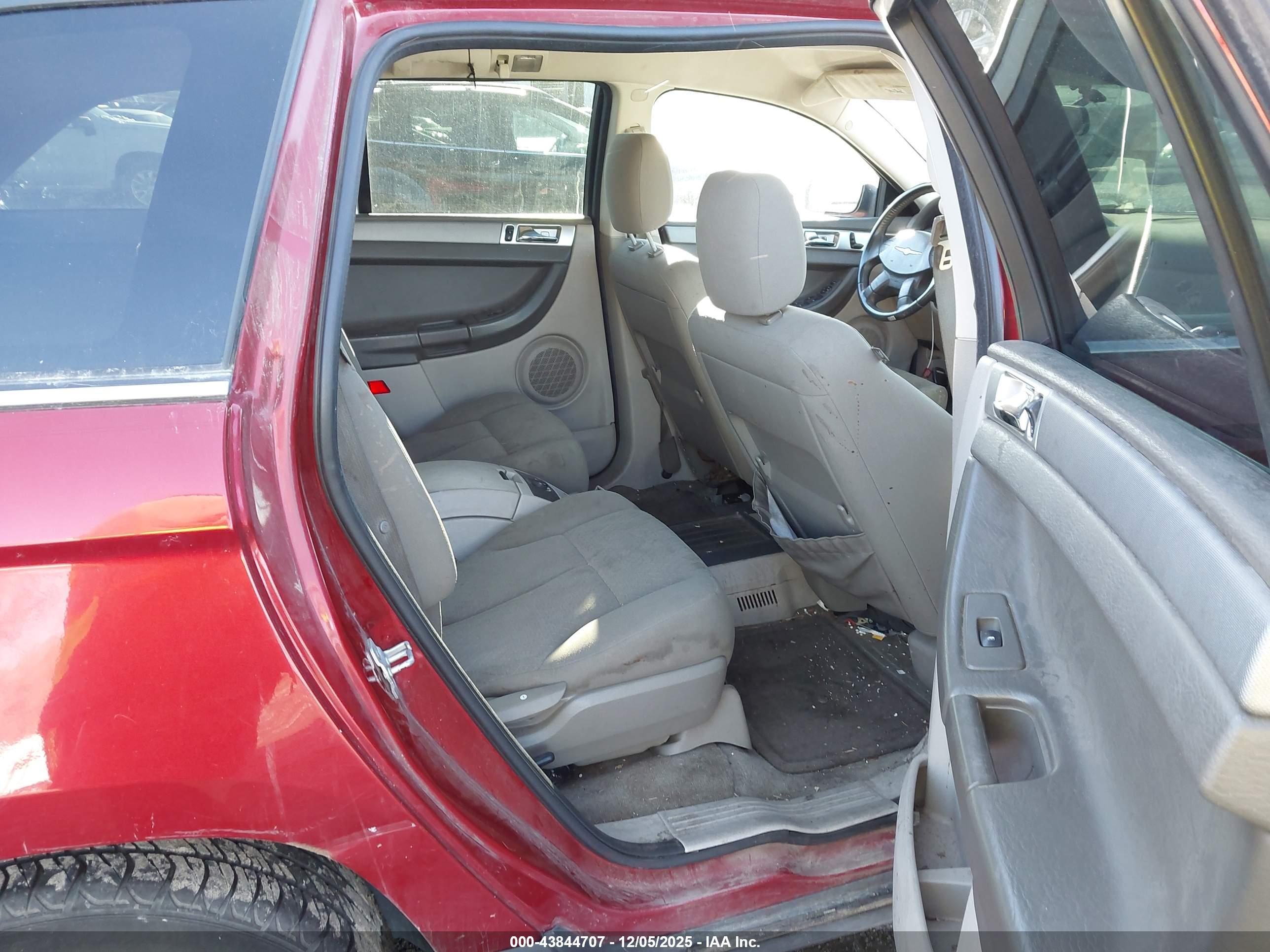 CHRYSLER PACIFICA image 8