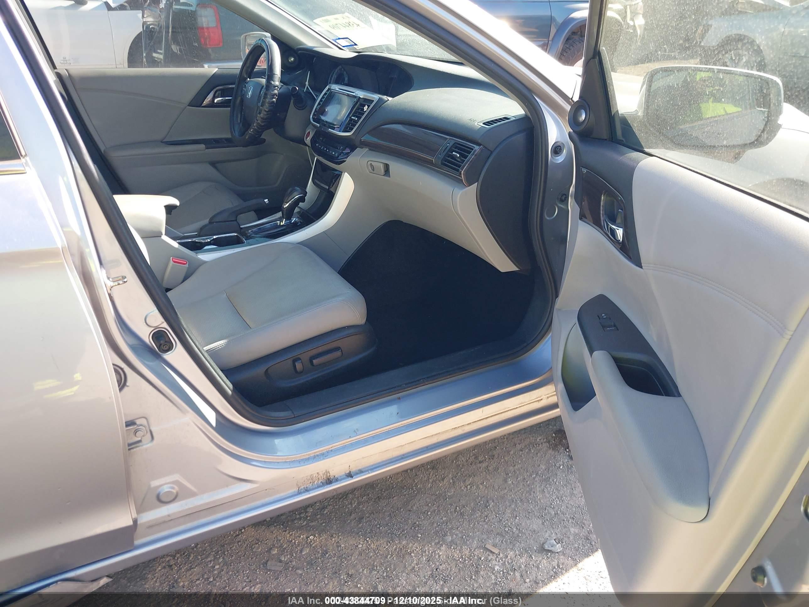 HONDA ACCORD image 5