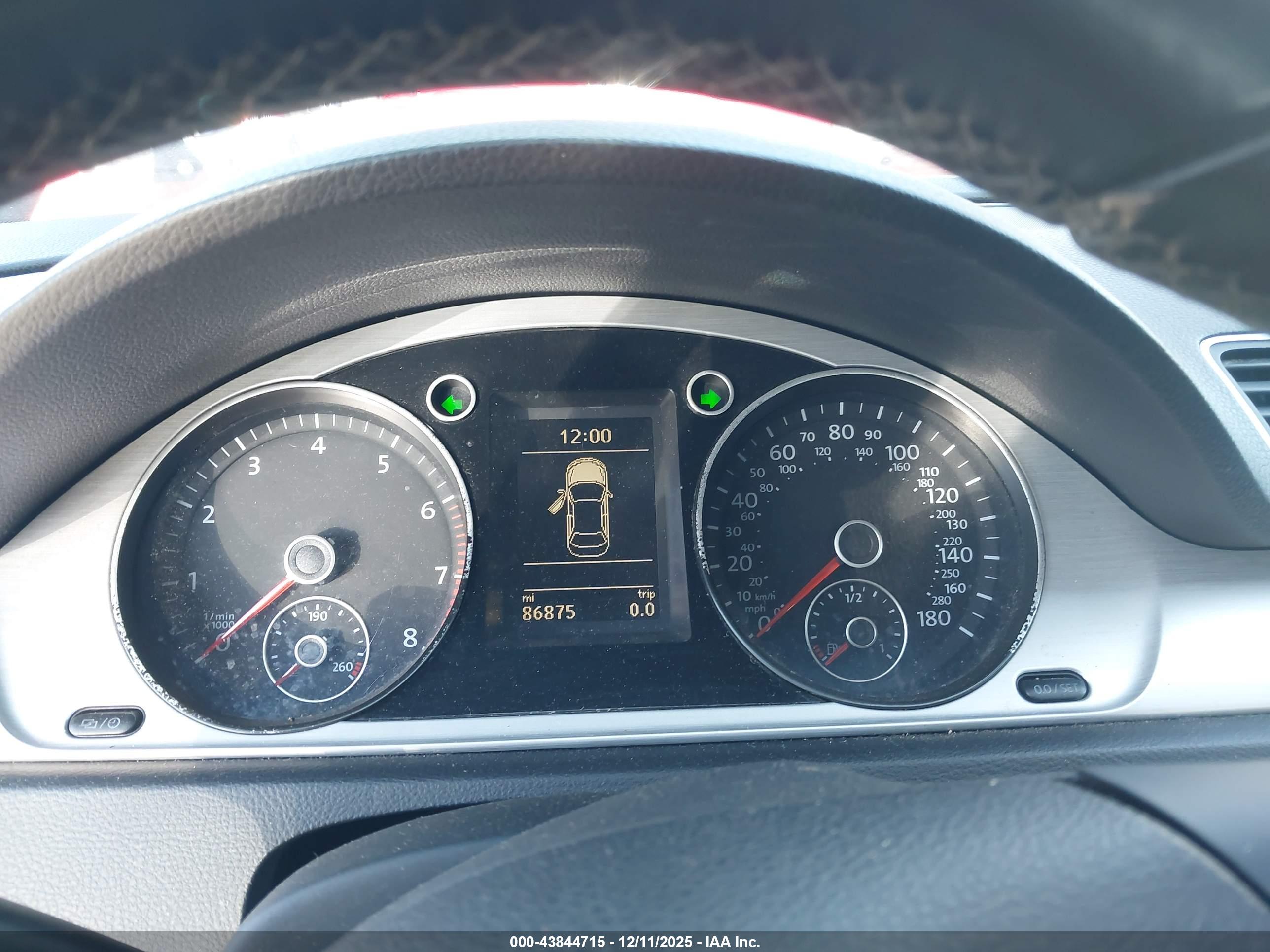 VOLKSWAGEN CC image 7