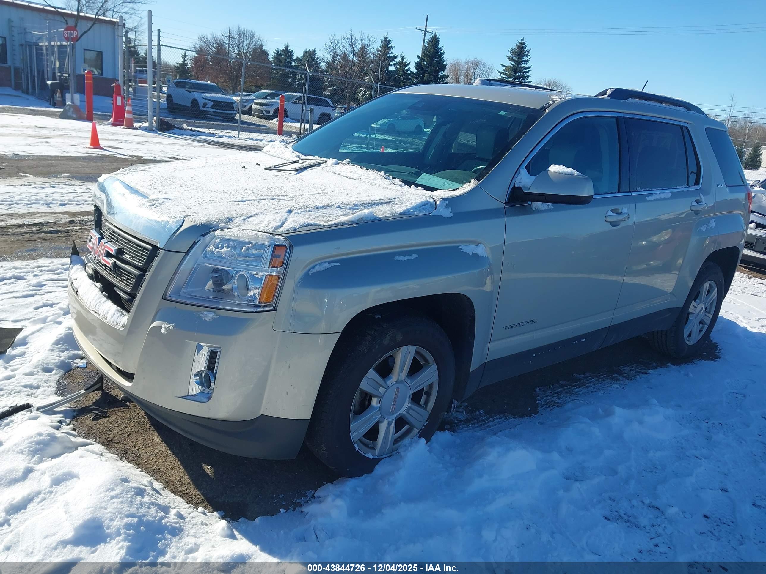 GMC TERRAIN image 2