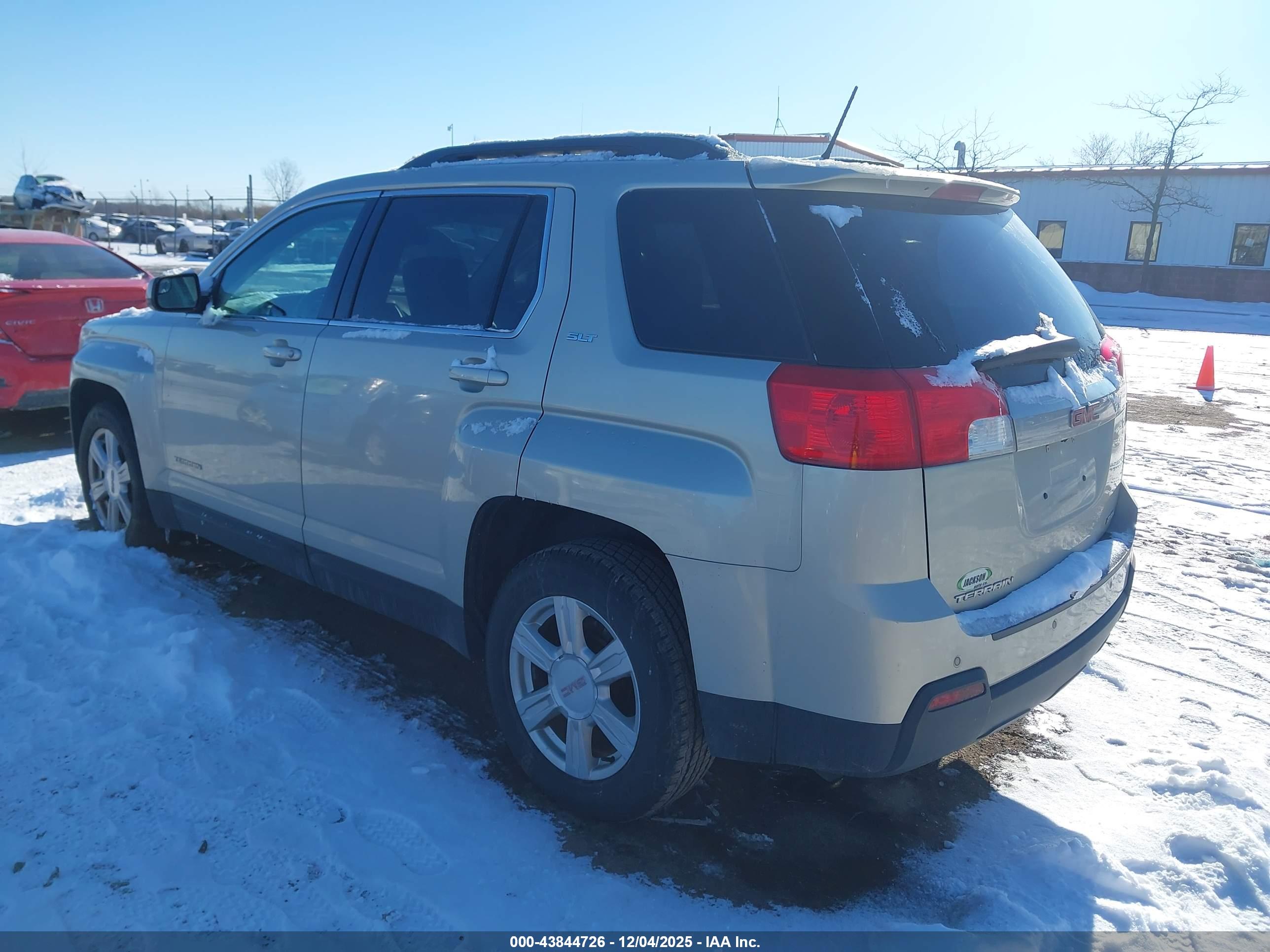 GMC TERRAIN image 3