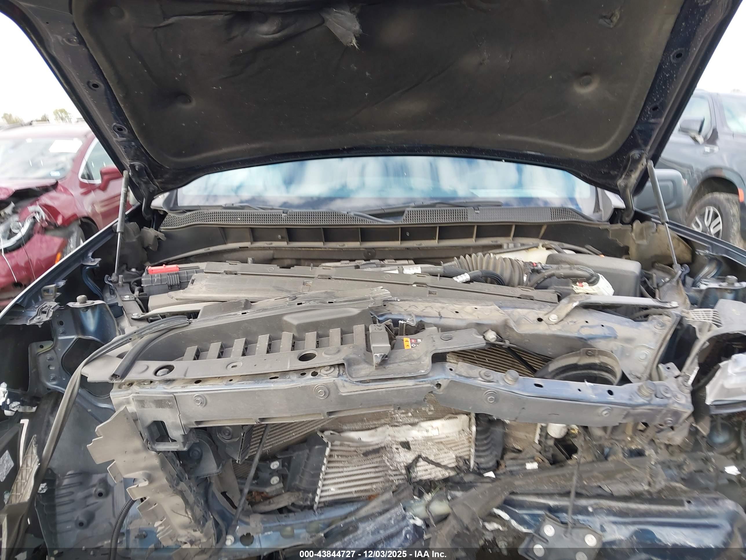 CHEVROLET SILVERADO image 10