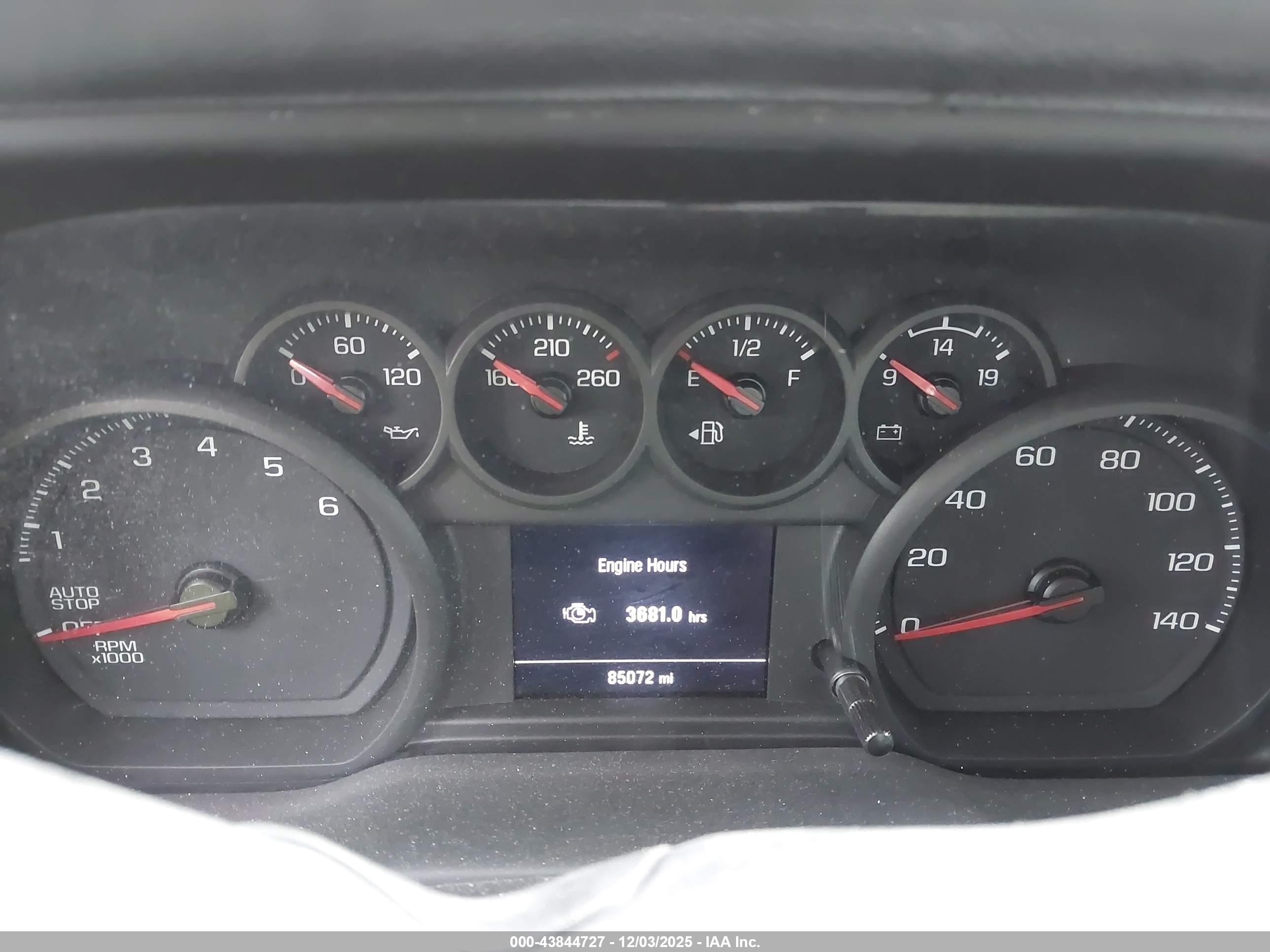 CHEVROLET SILVERADO image 7