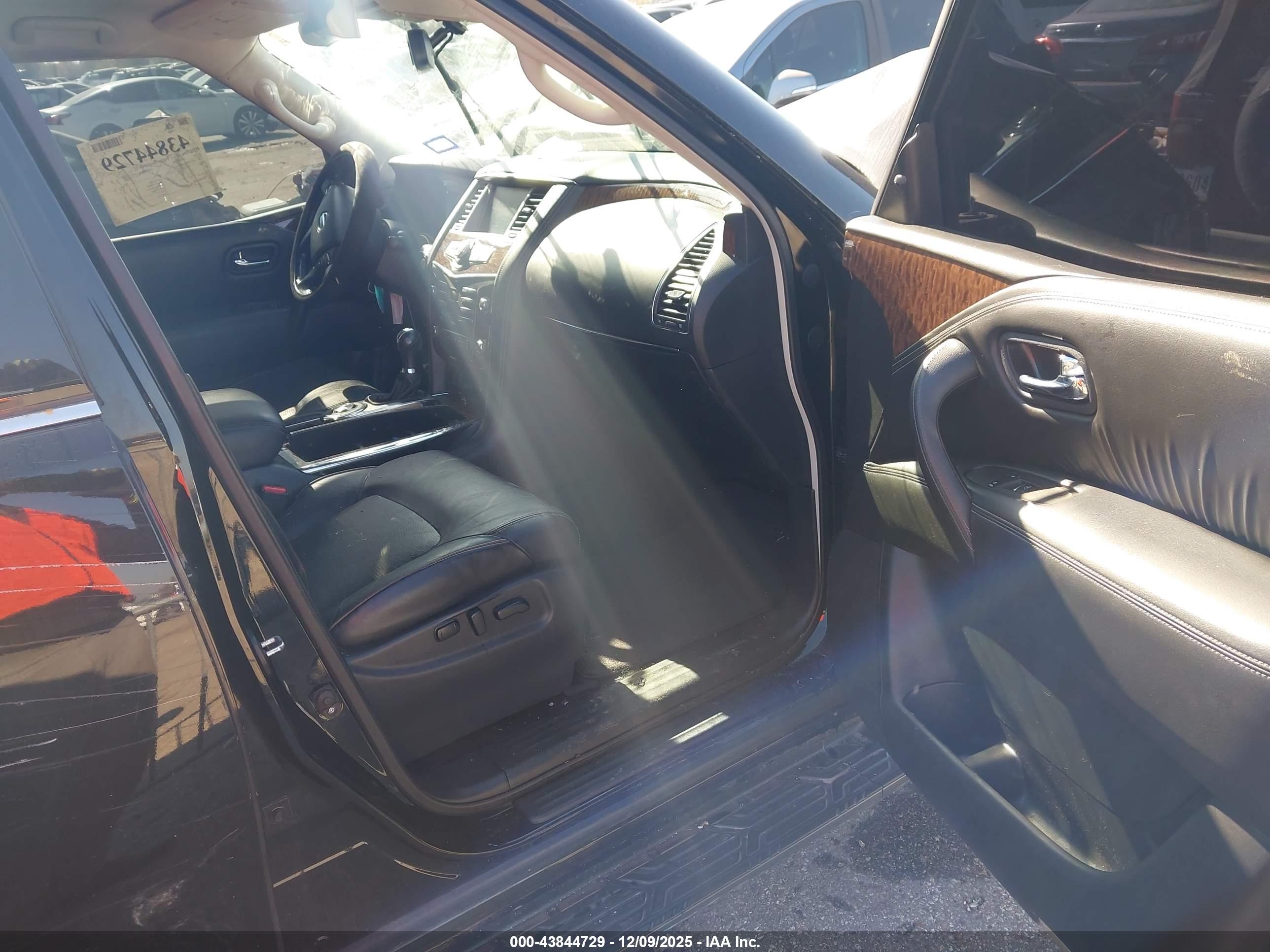 NISSAN ARMADA image 5