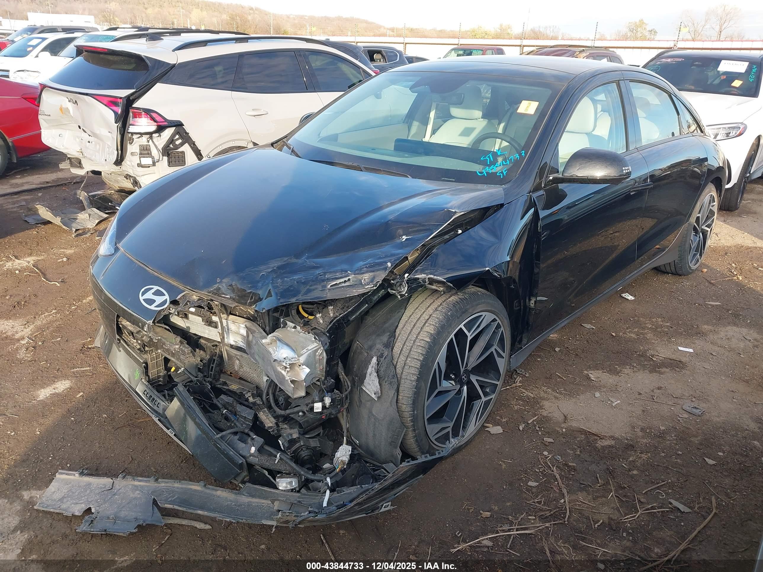 HYUNDAI IONIQ image 2
