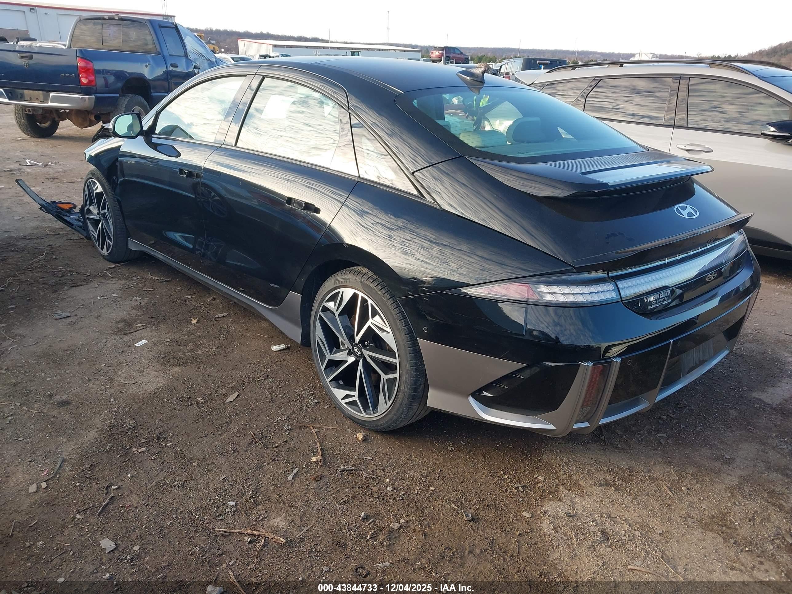 HYUNDAI IONIQ image 3