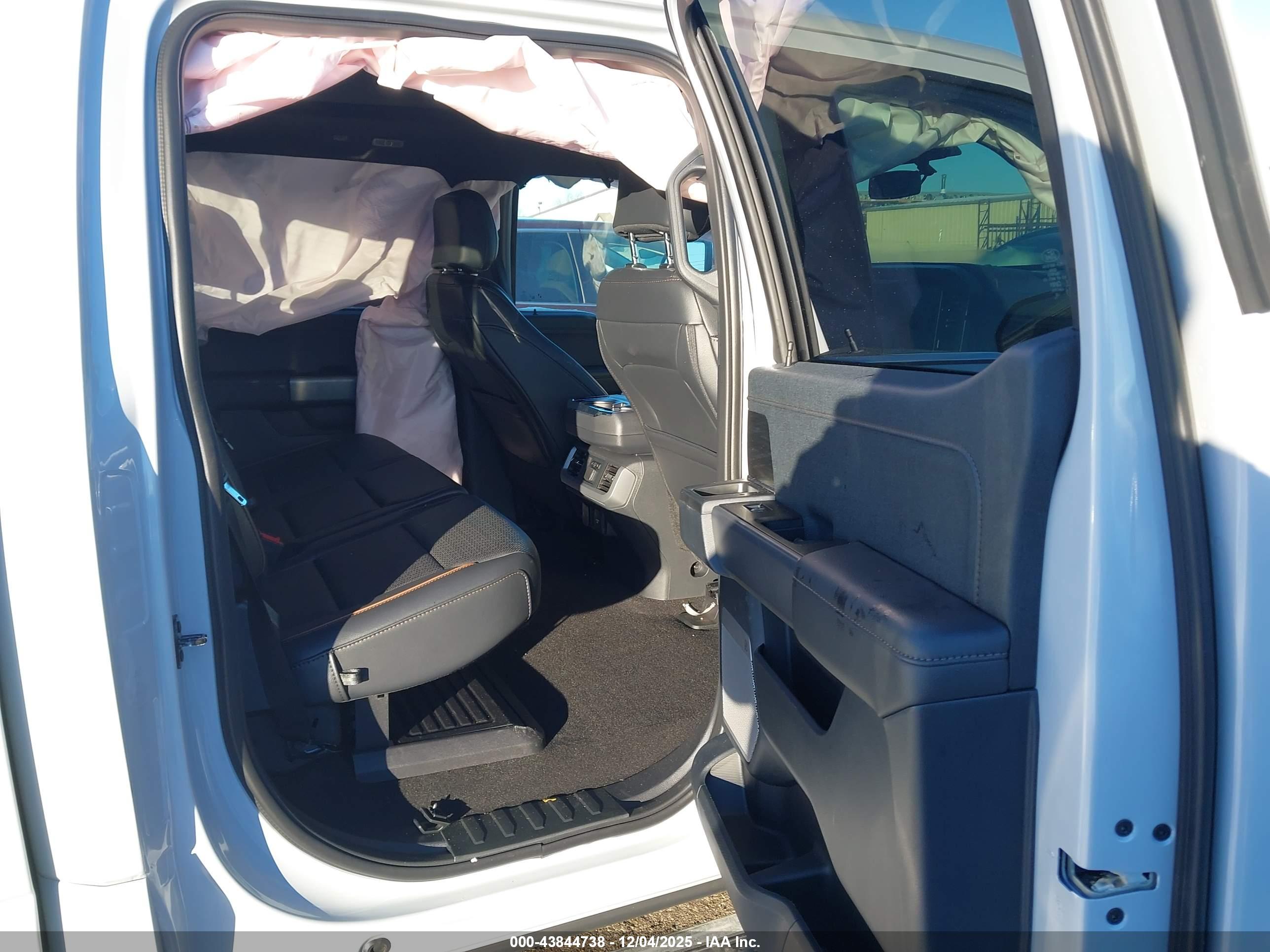 FORD F-150 image 8