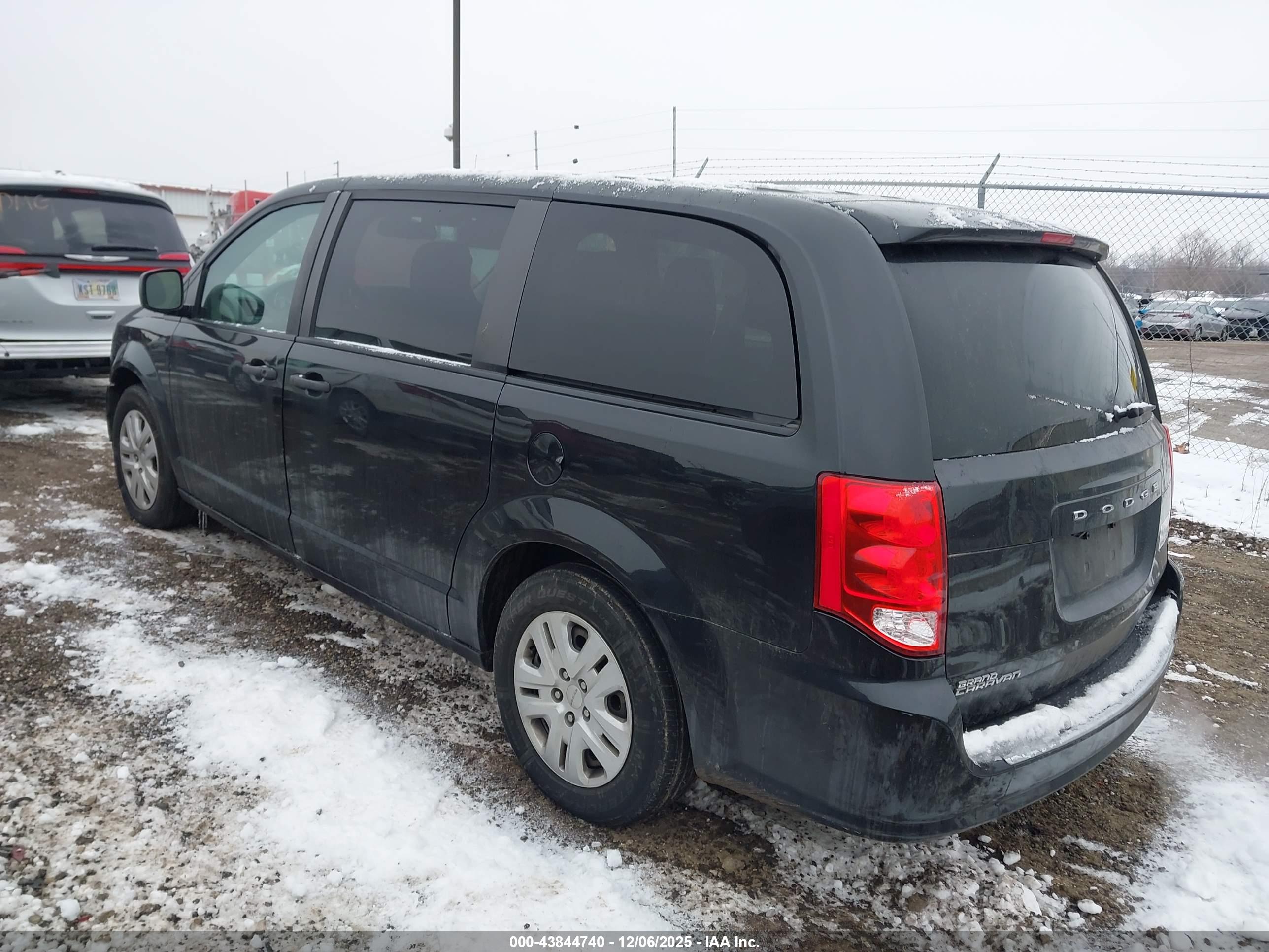 DODGE GRAND image 3