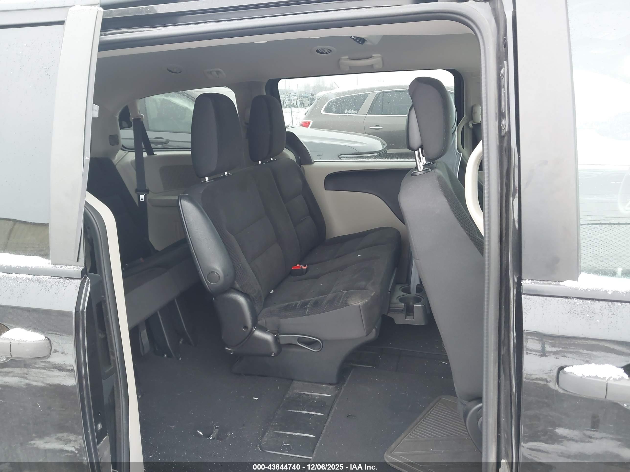 DODGE GRAND image 8