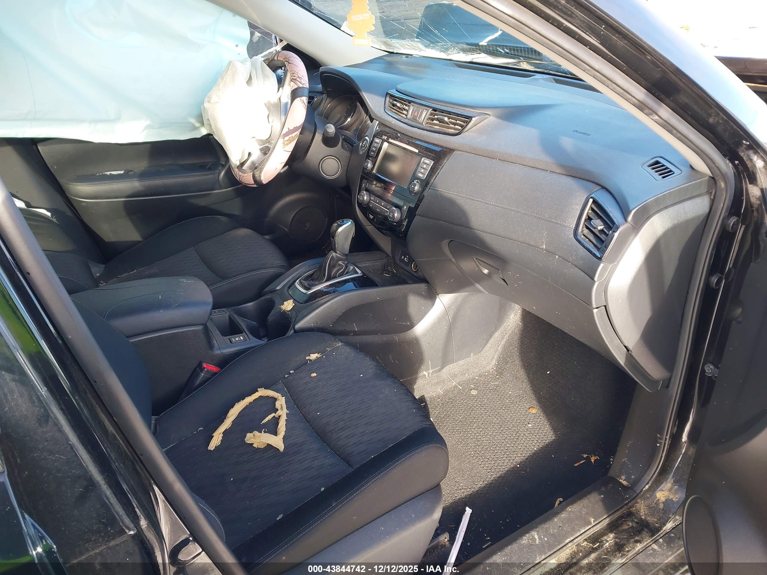 NISSAN ROGUE image 5
