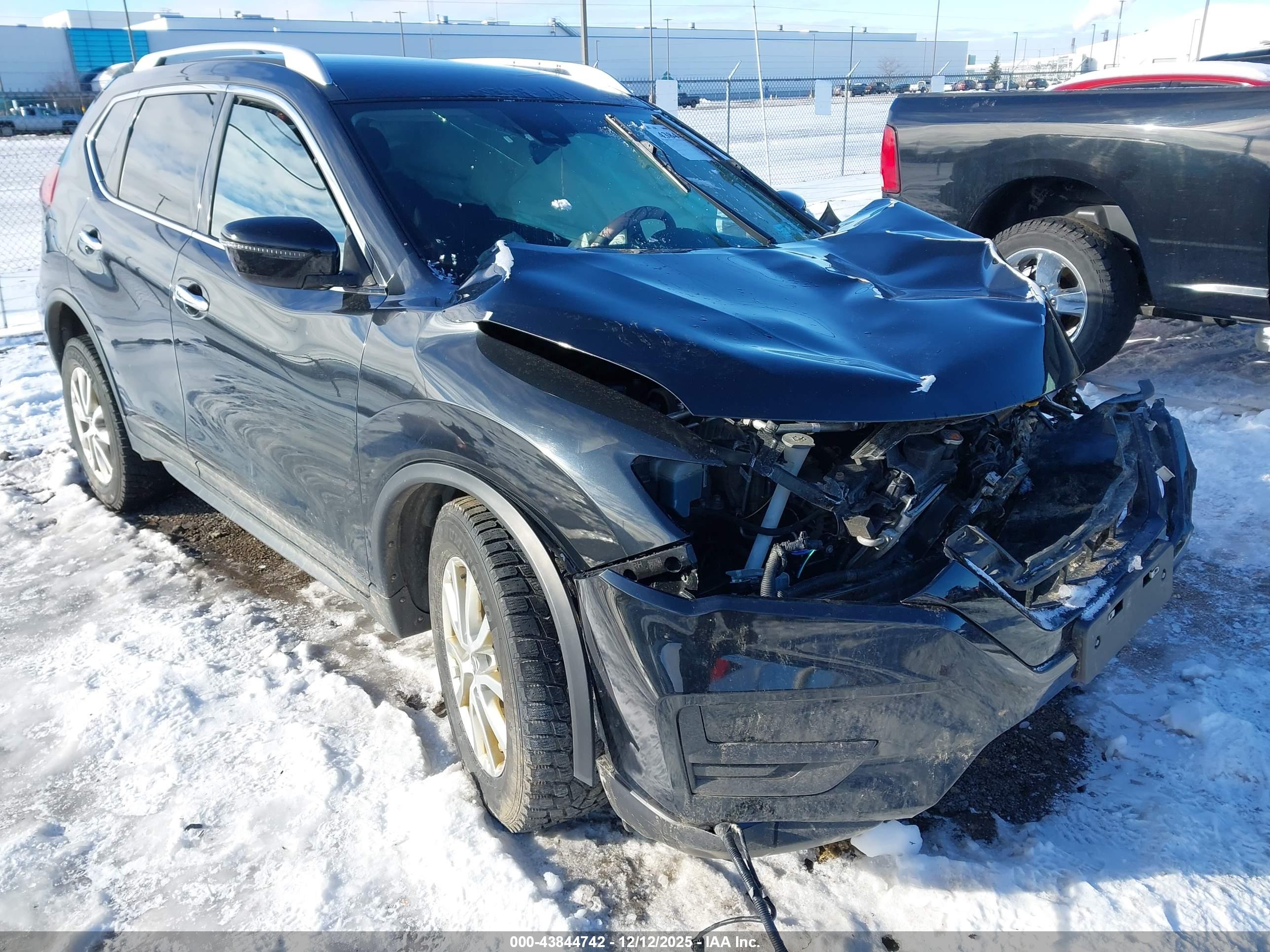 NISSAN ROGUE image 6