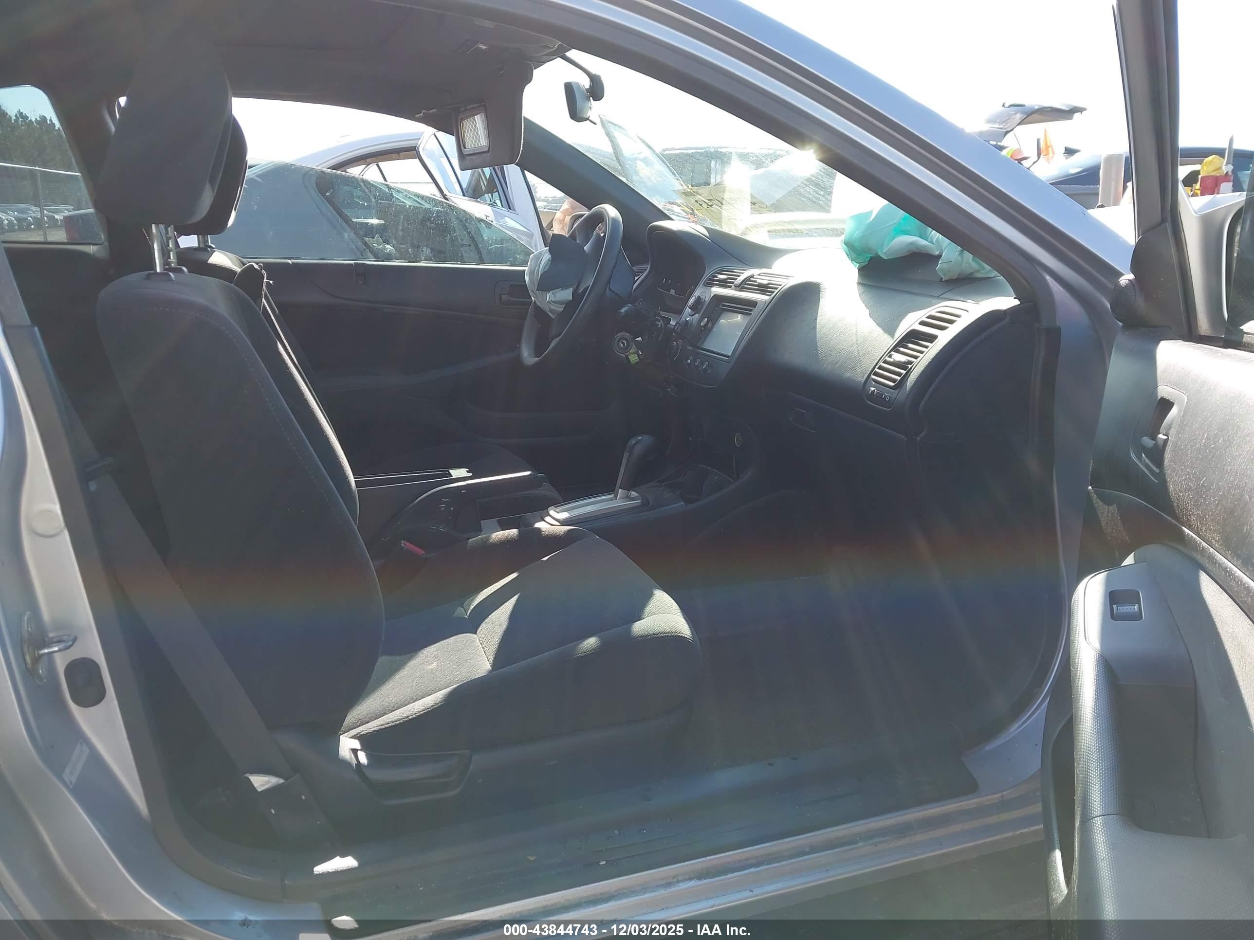 HONDA CIVIC image 5