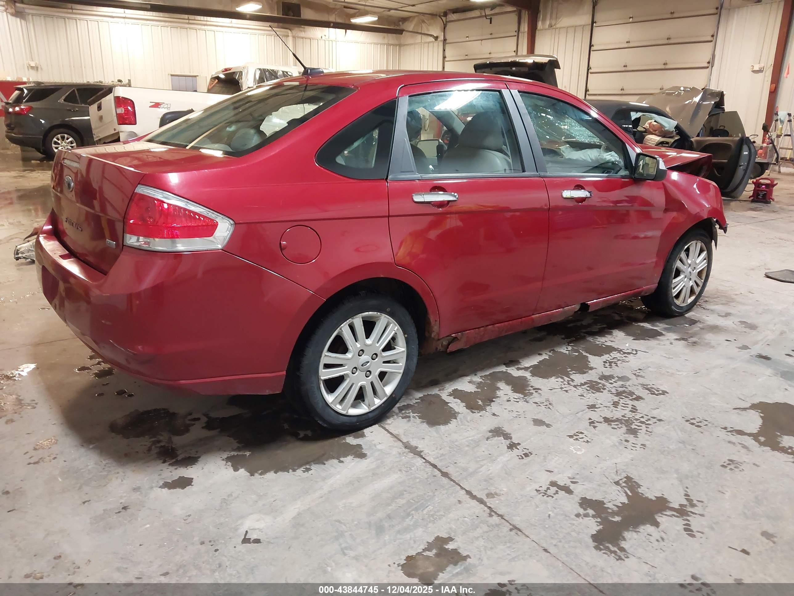 FORD FOCUS image 4