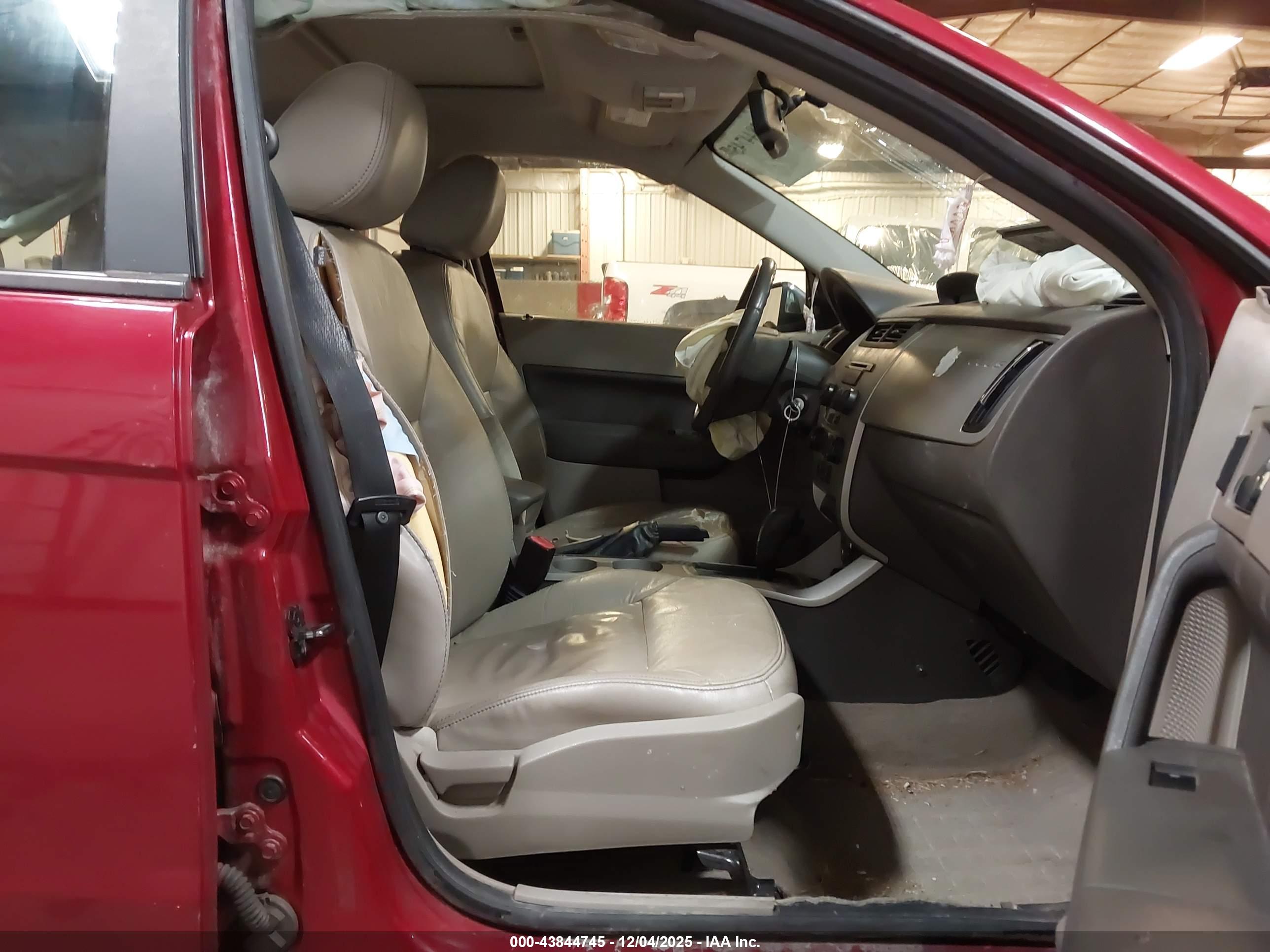FORD FOCUS image 5