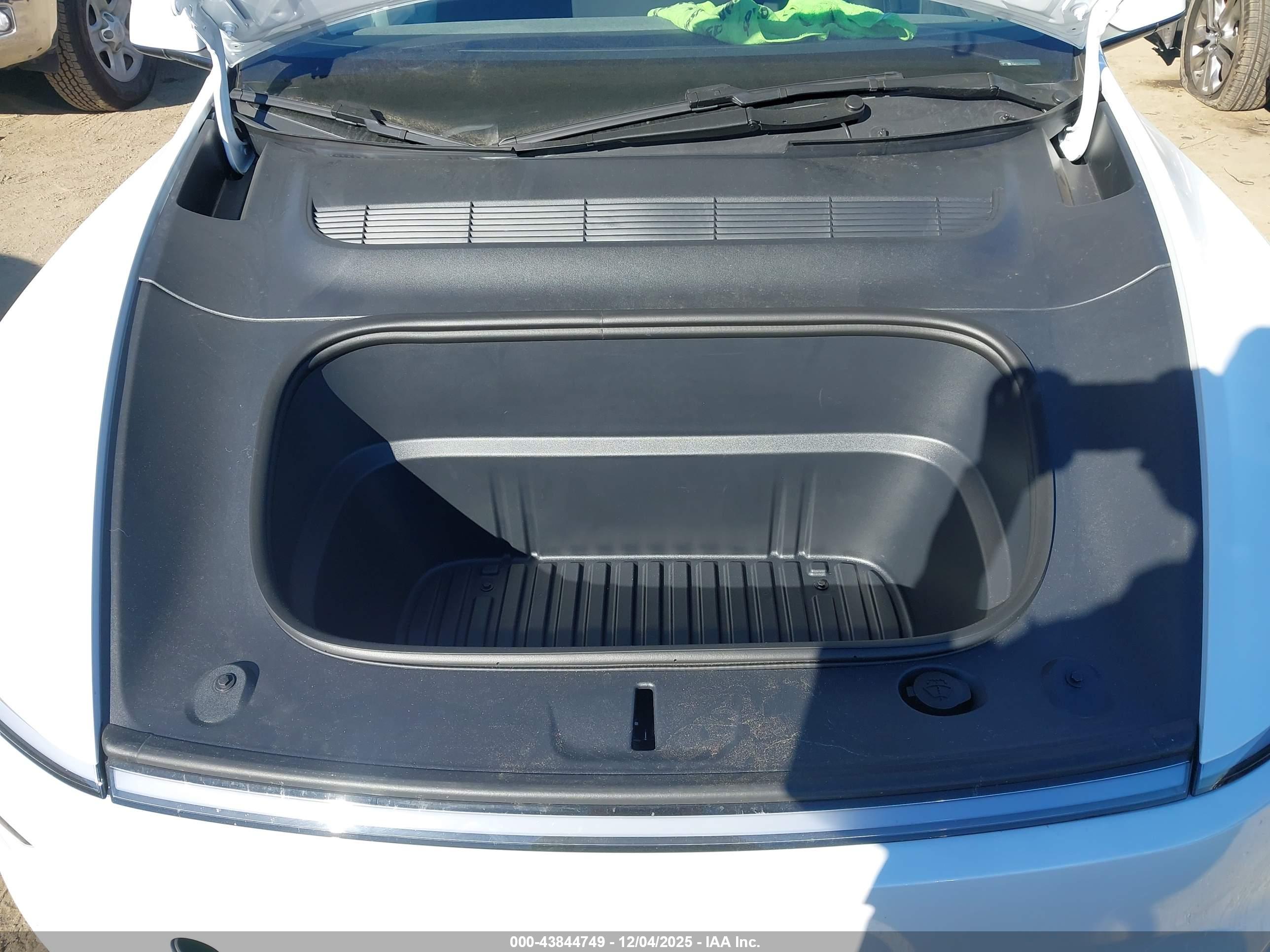 TESLA MODEL image 10