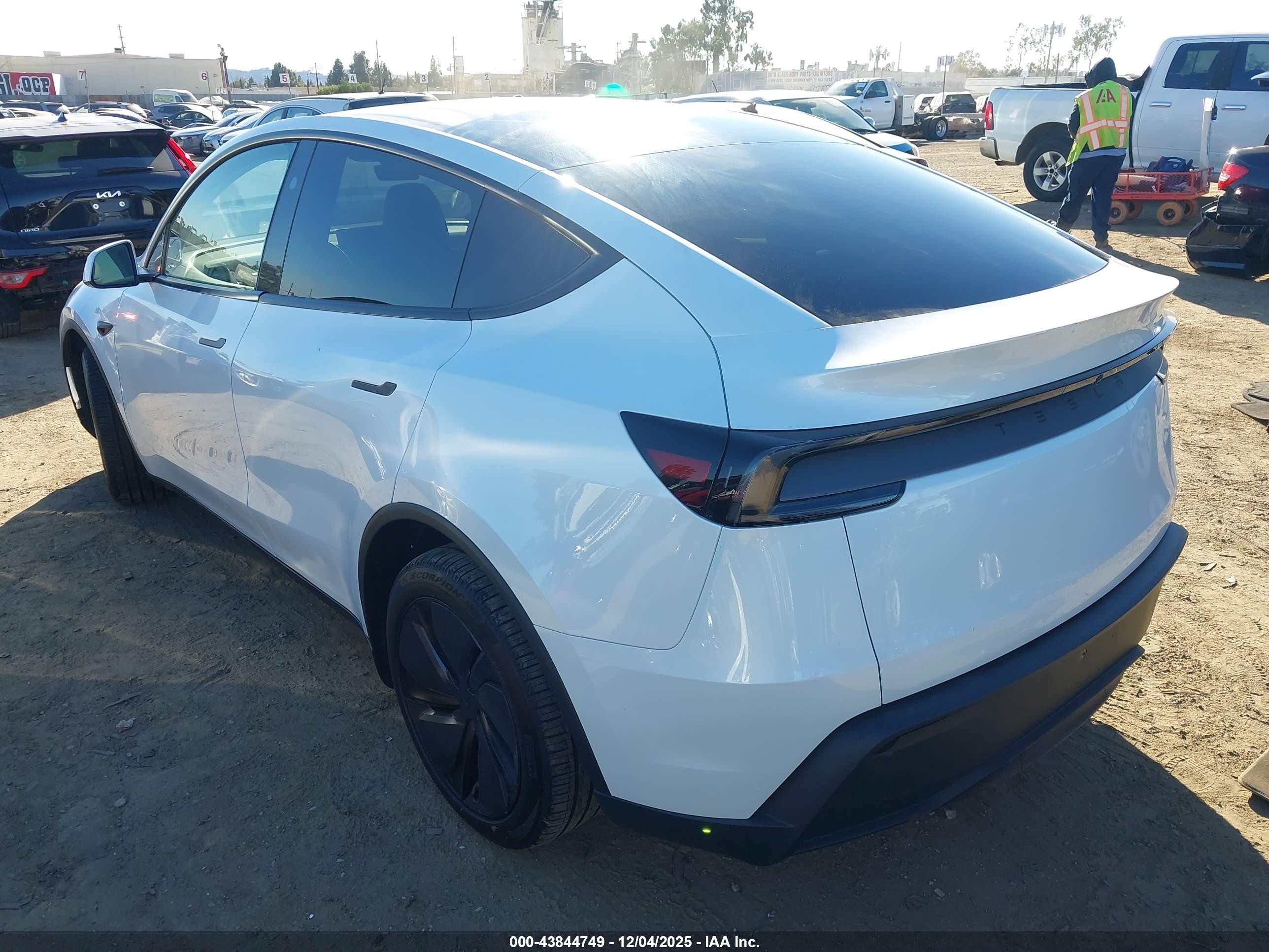 TESLA MODEL image 3