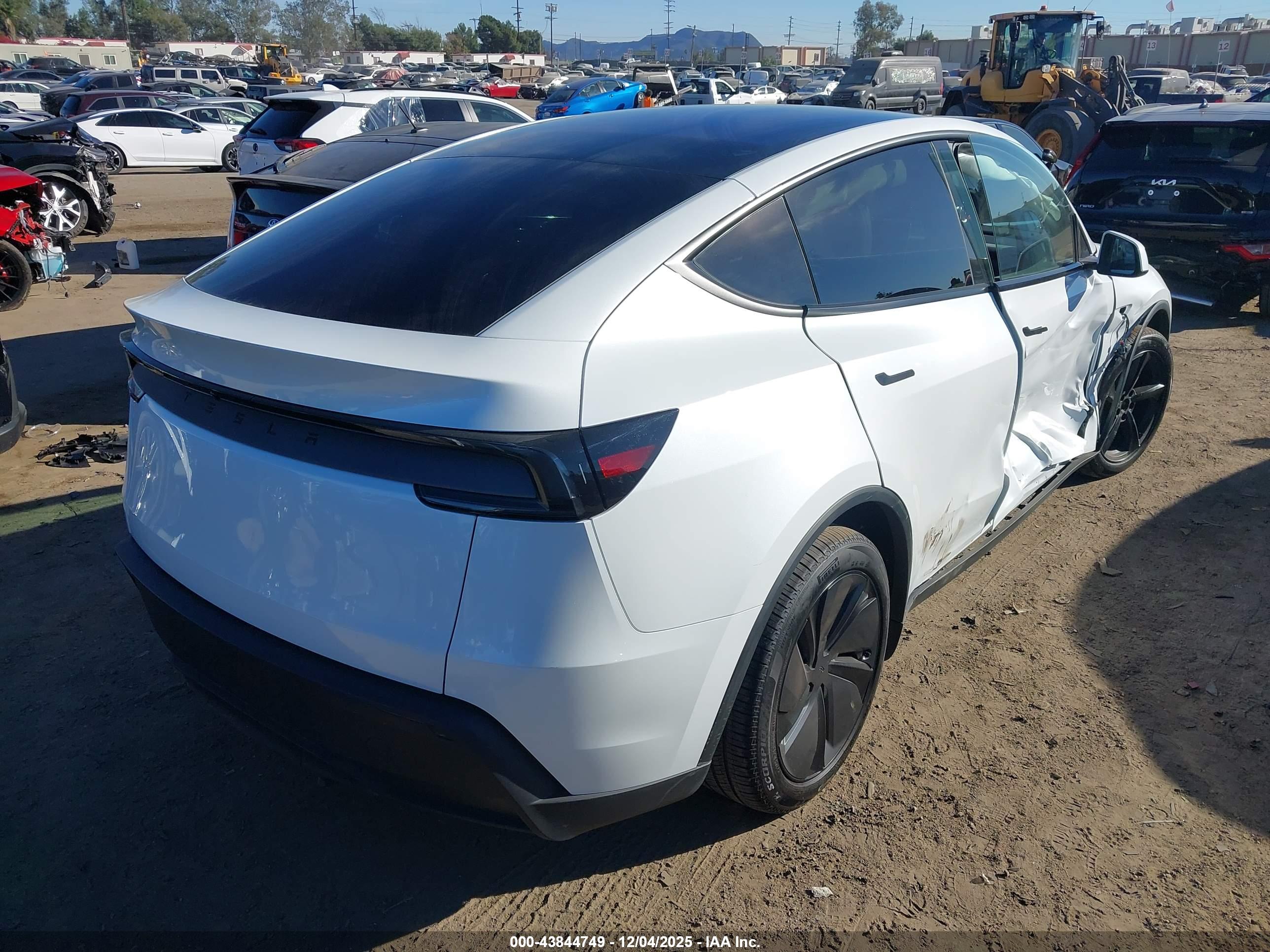 TESLA MODEL image 4