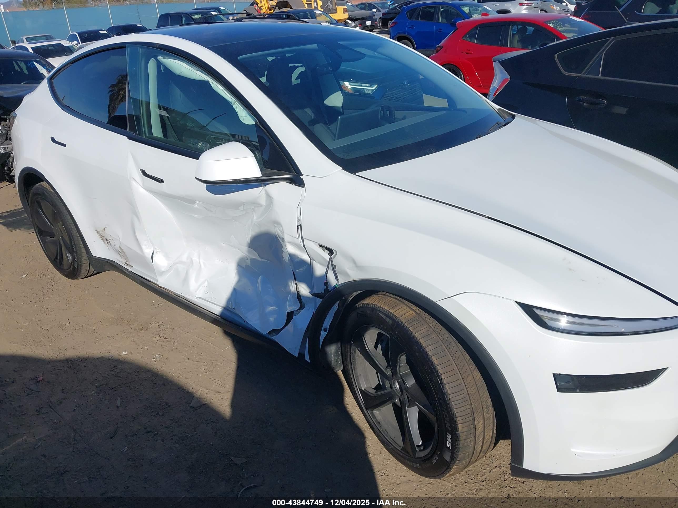 TESLA MODEL image 6