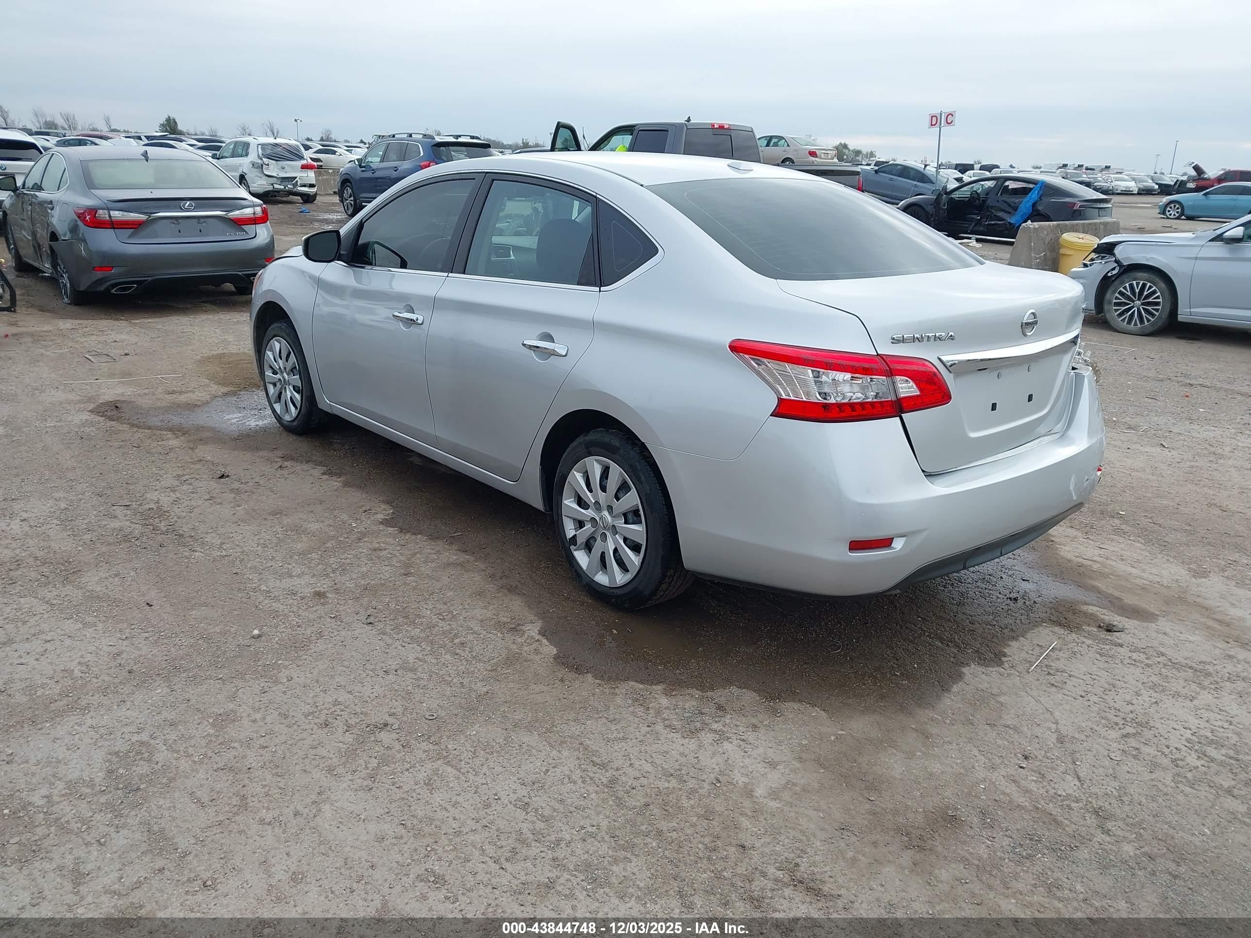 NISSAN SENTRA image 3