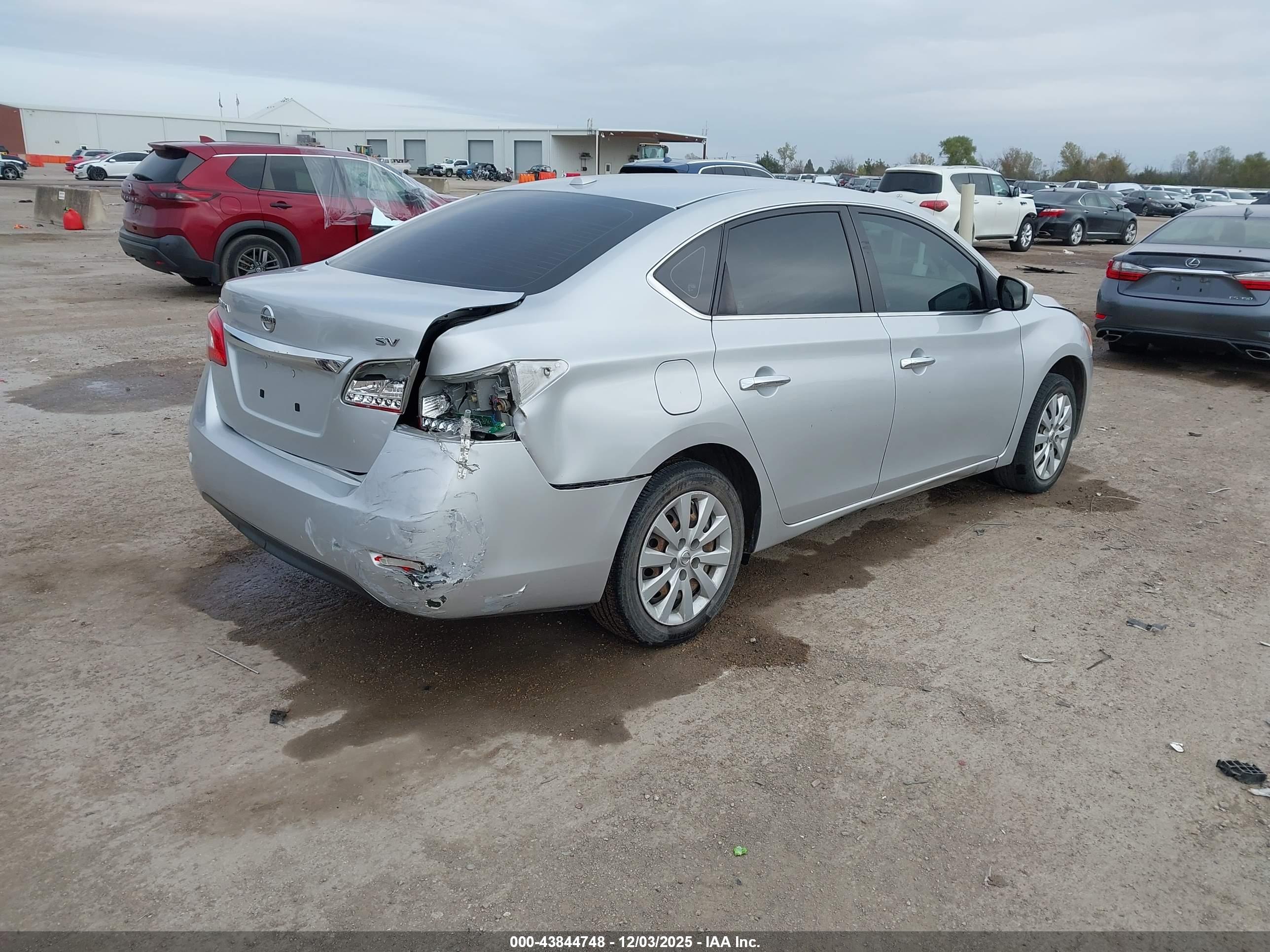 NISSAN SENTRA image 4