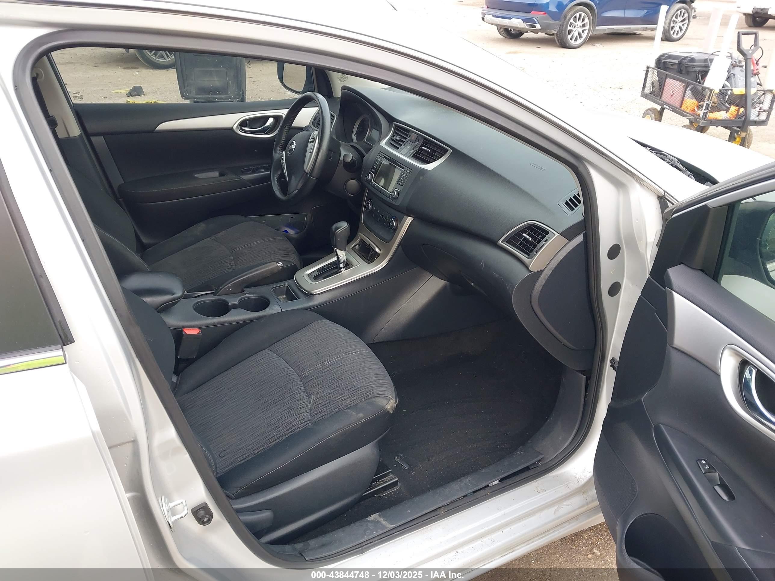 NISSAN SENTRA image 5