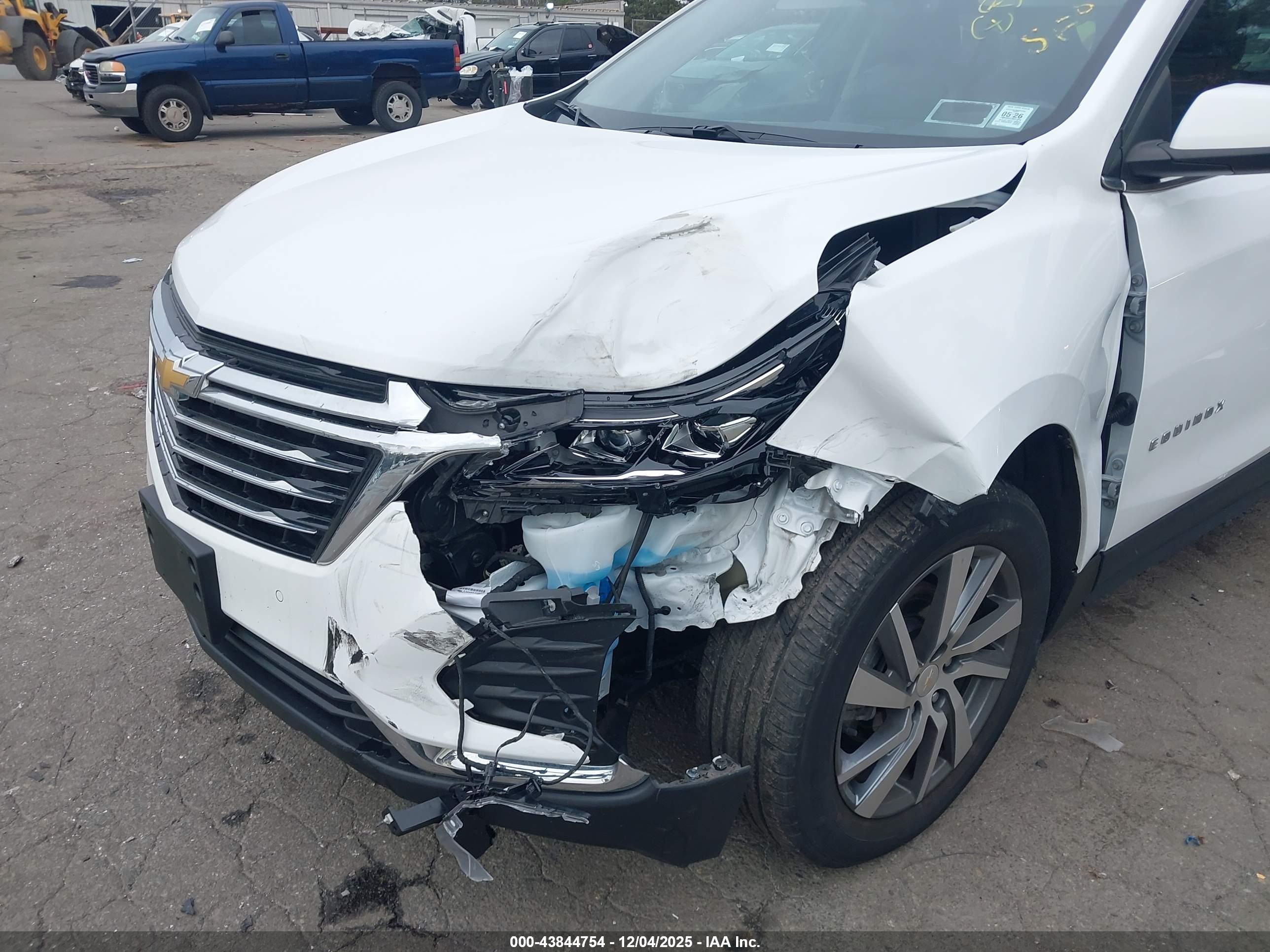 CHEVROLET EQUINOX image 6