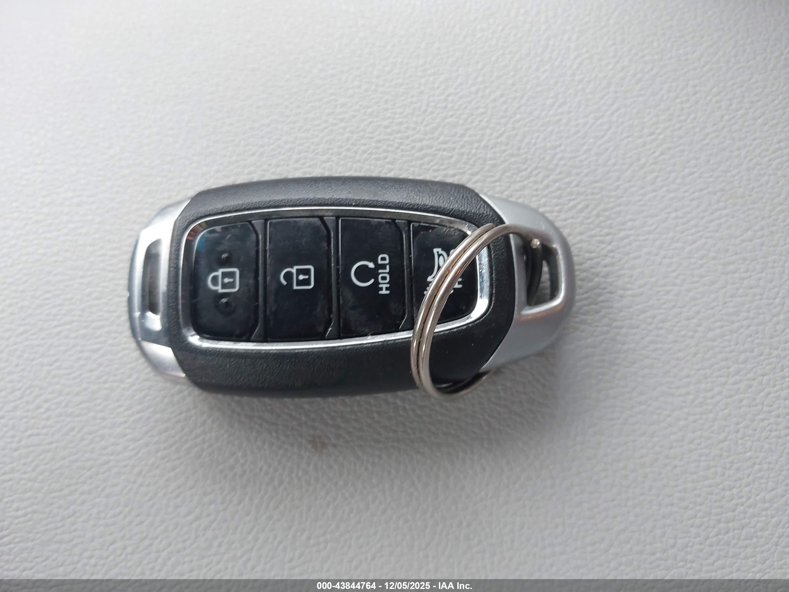 HYUNDAI KONA image 11