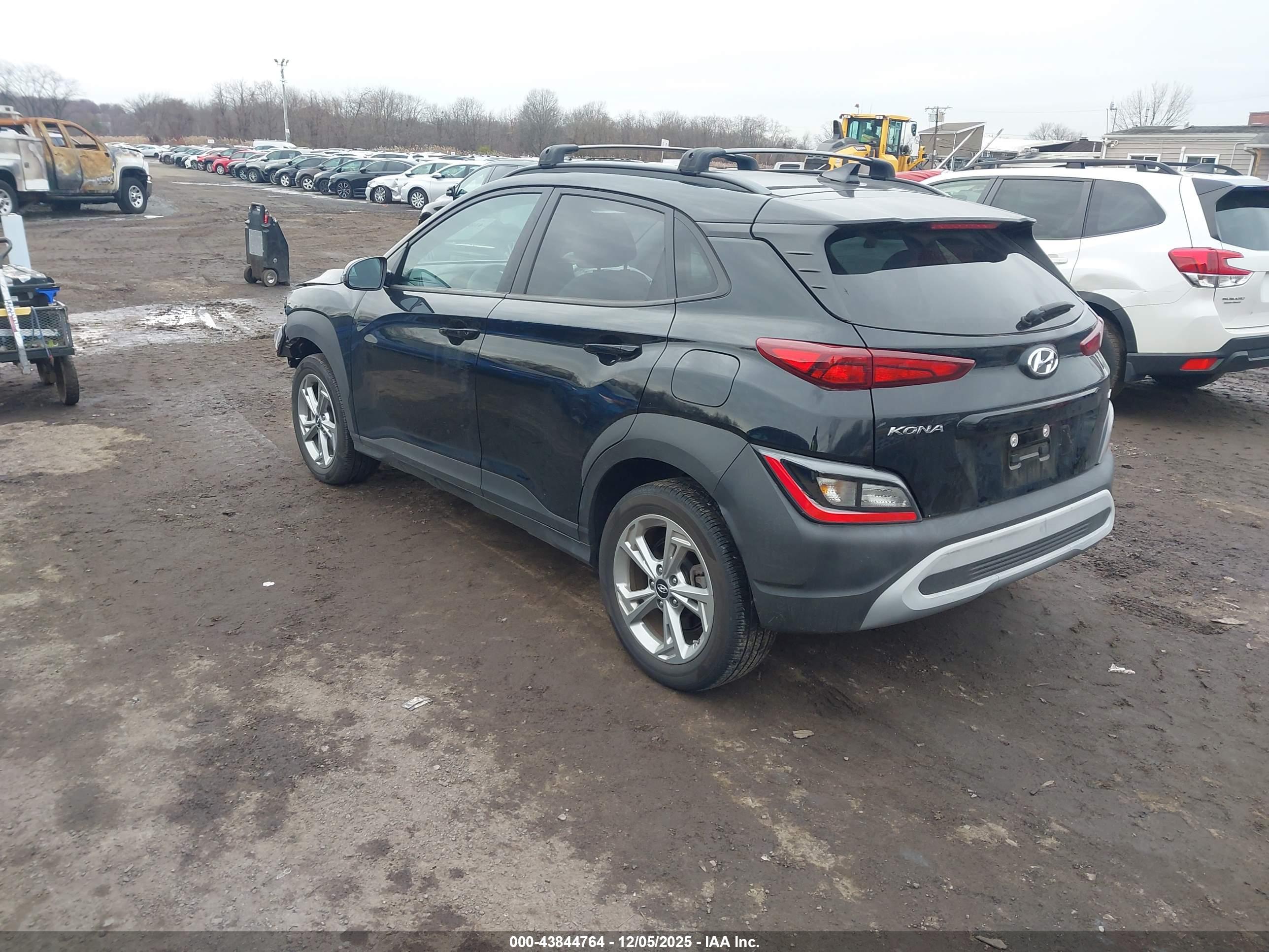 HYUNDAI KONA image 3