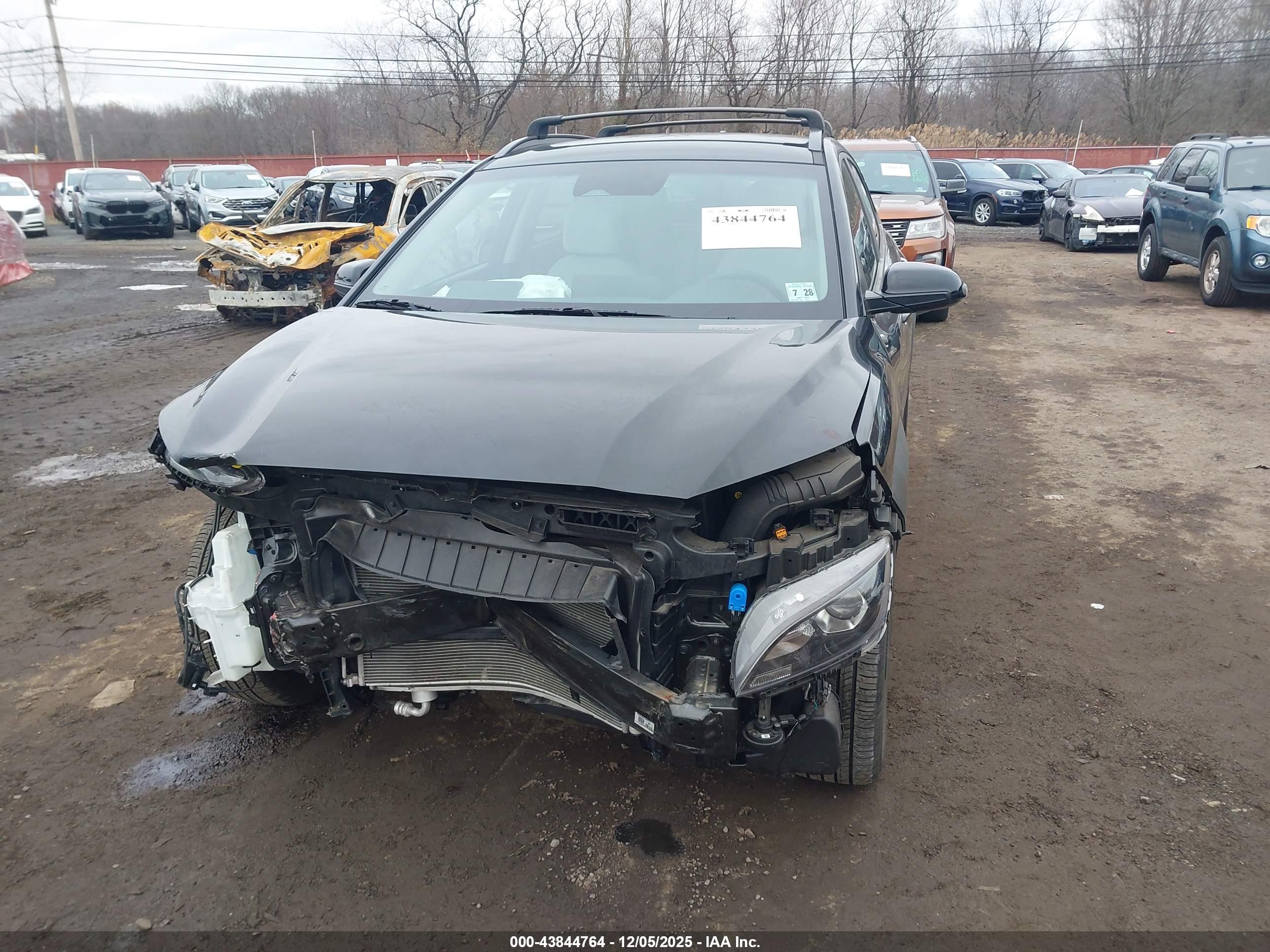 HYUNDAI KONA image 6