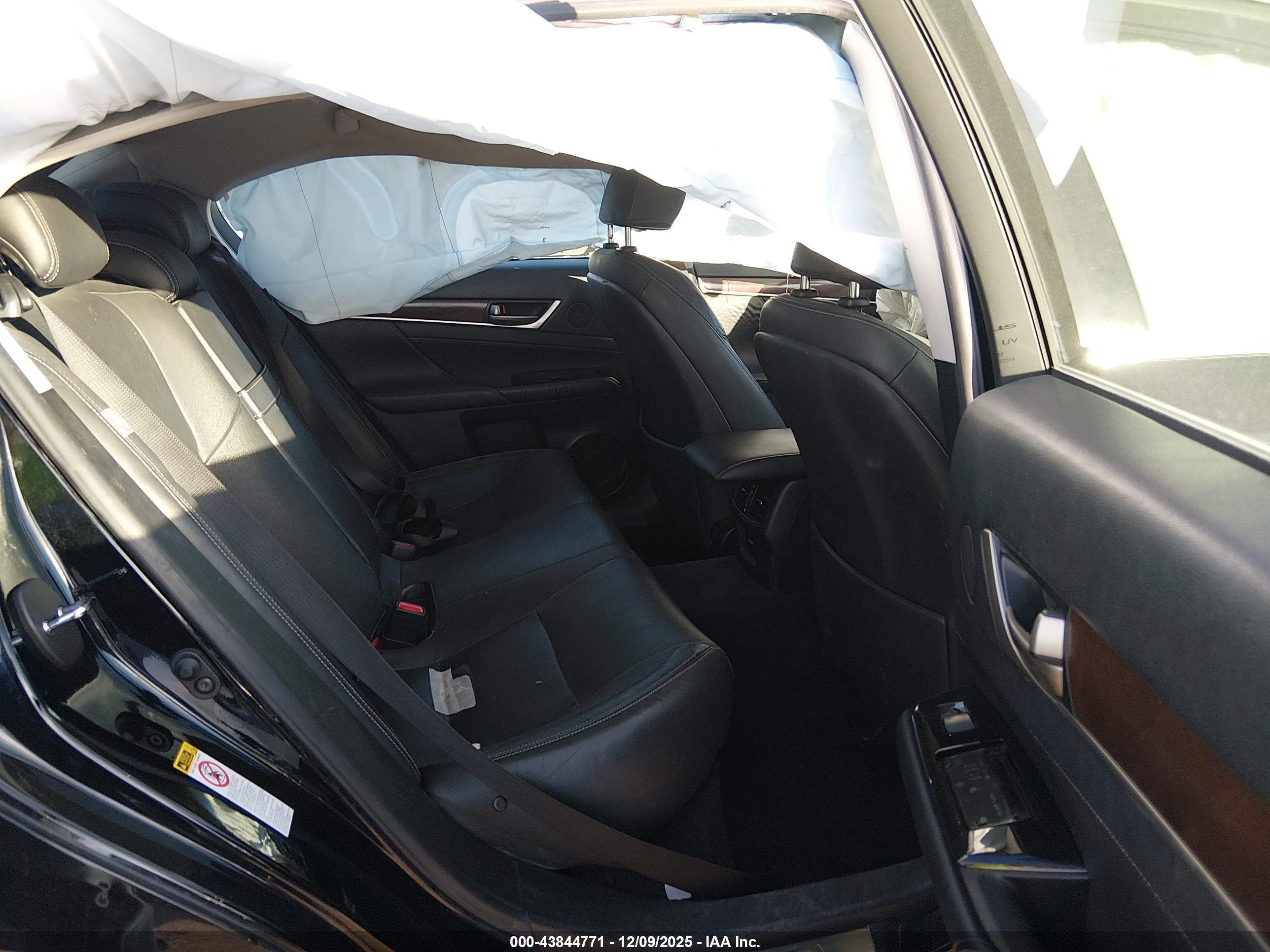 LEXUS GS image 8