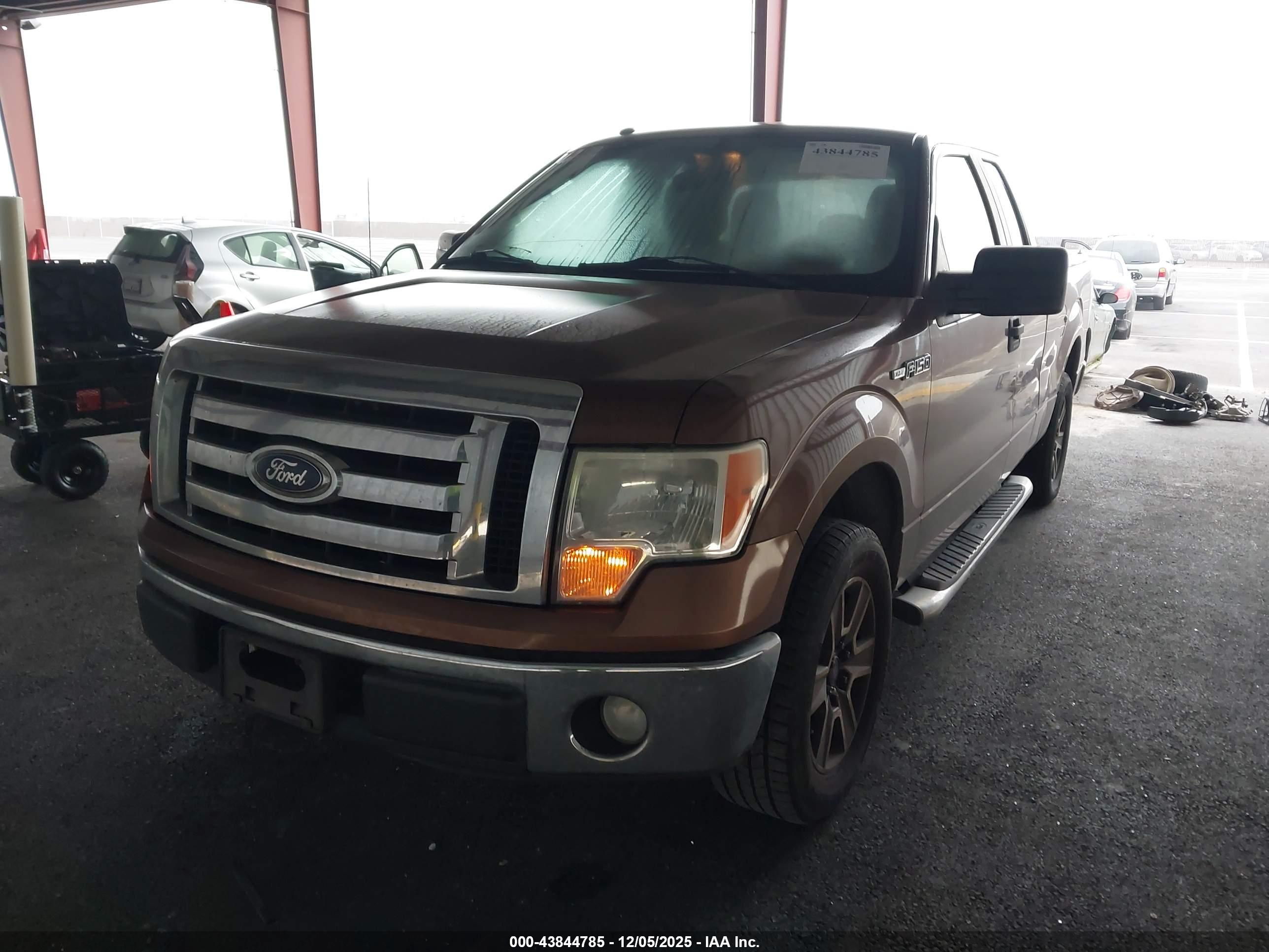 FORD F-150 image 2