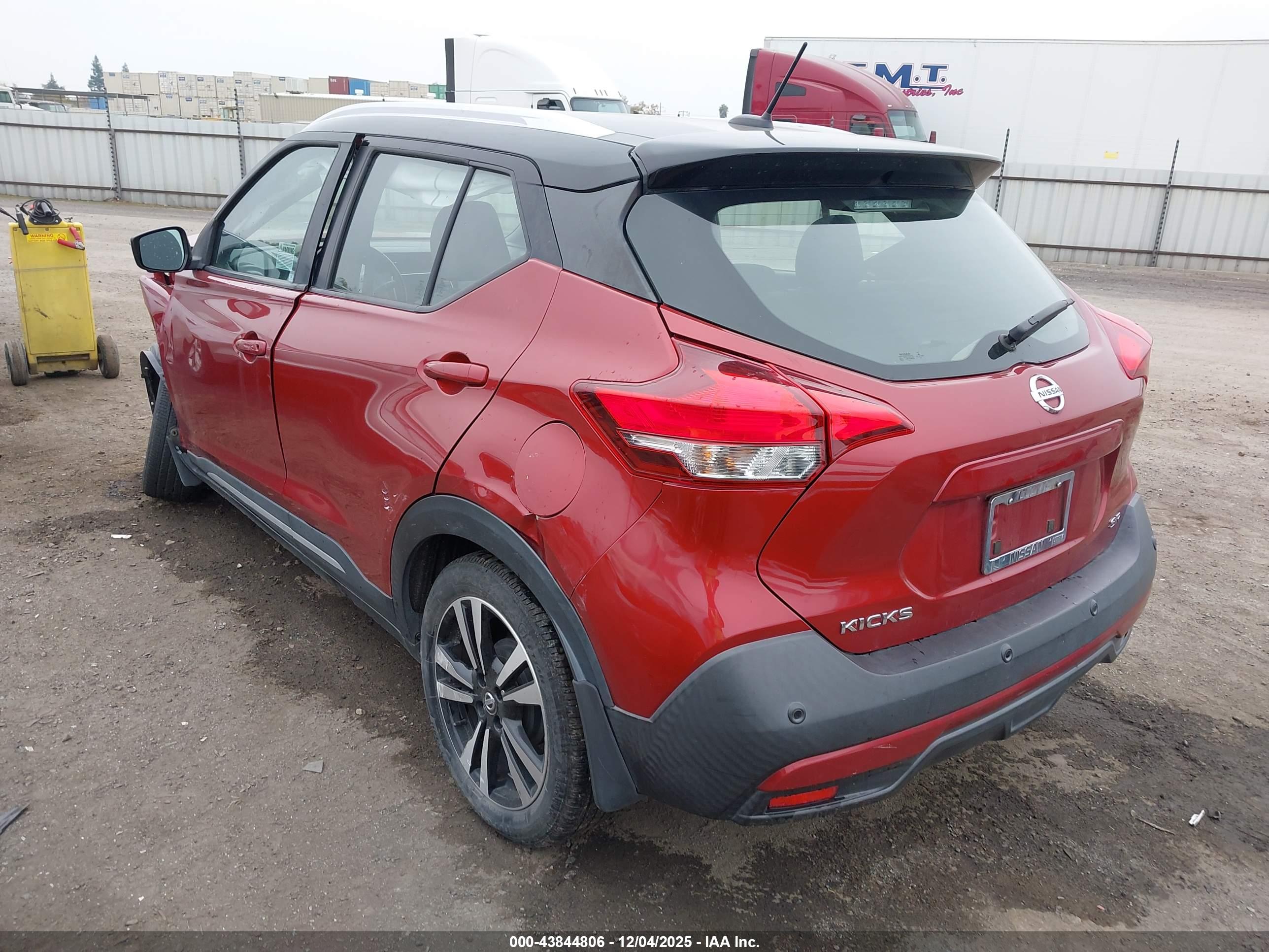 NISSAN KICKS image 3