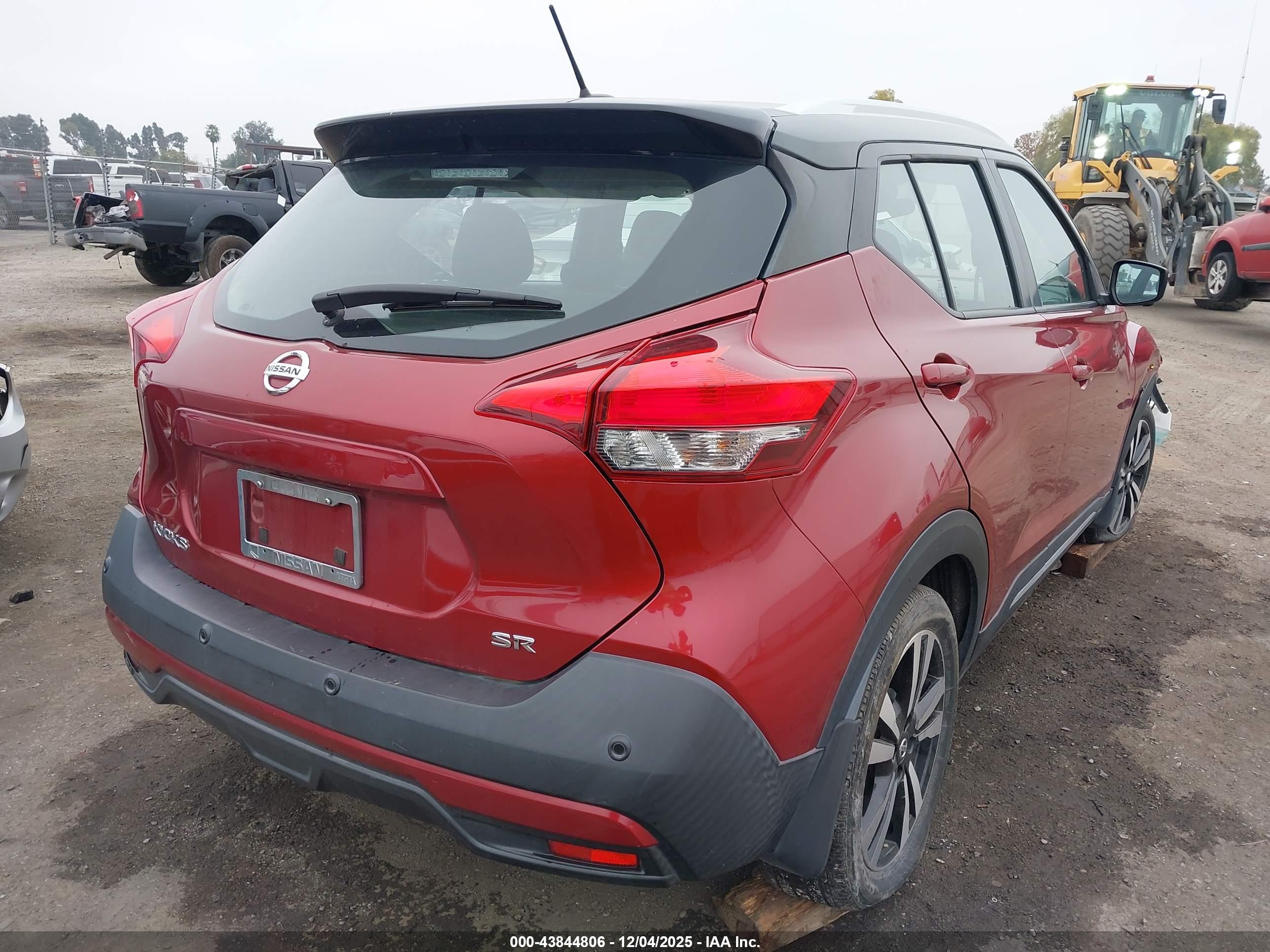 NISSAN KICKS image 4