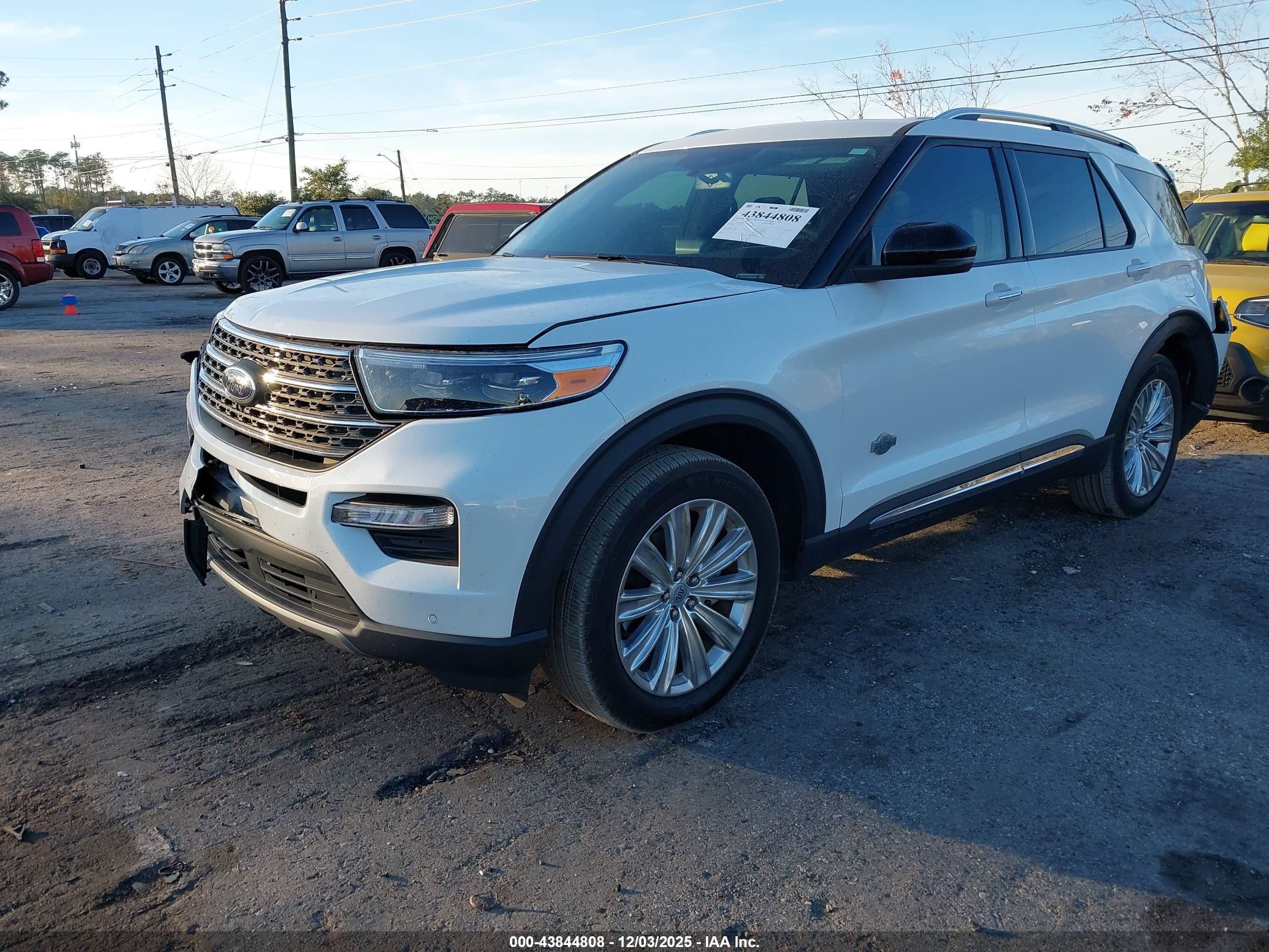 FORD EXPLORER image 2
