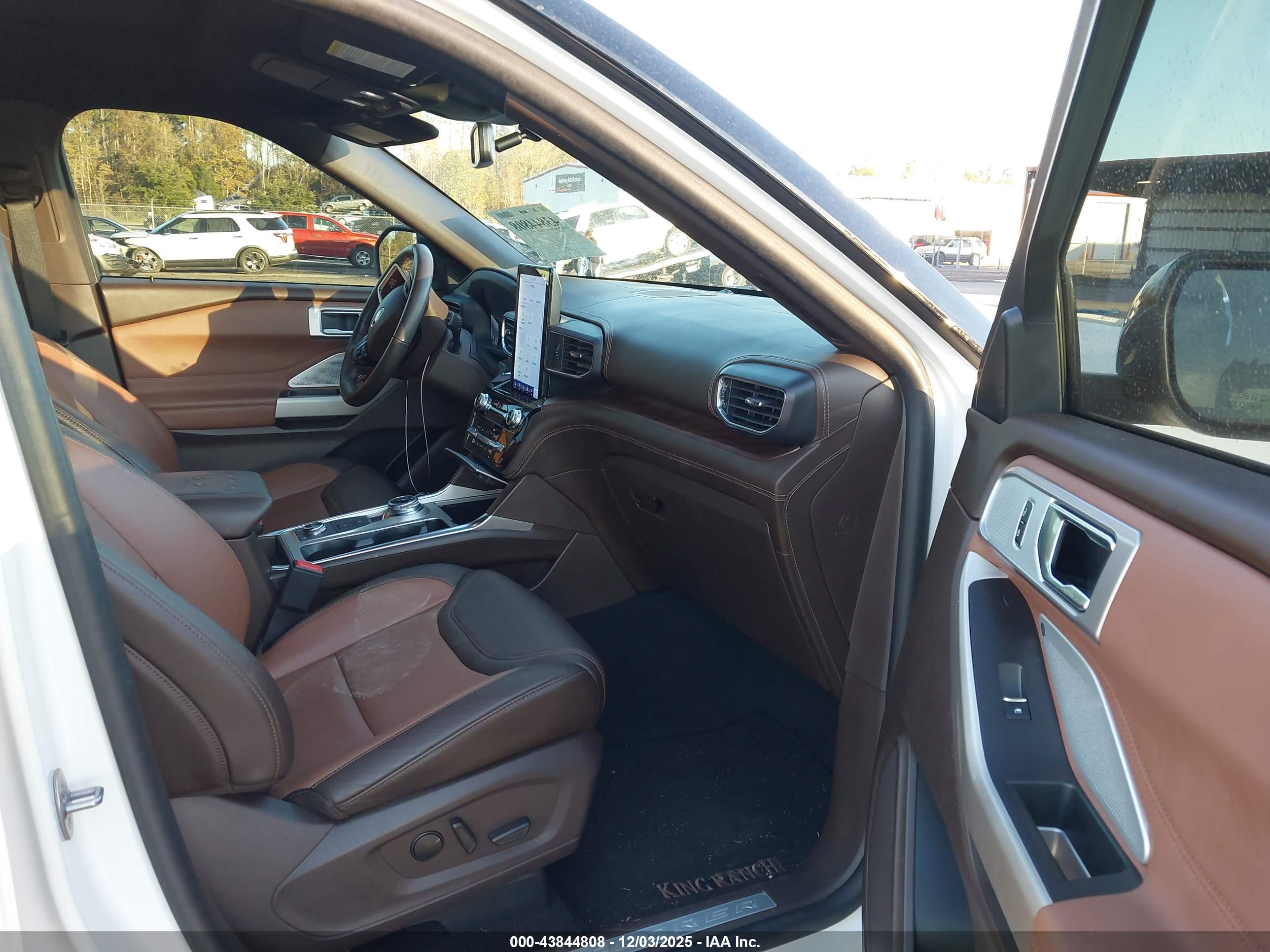 FORD EXPLORER image 5