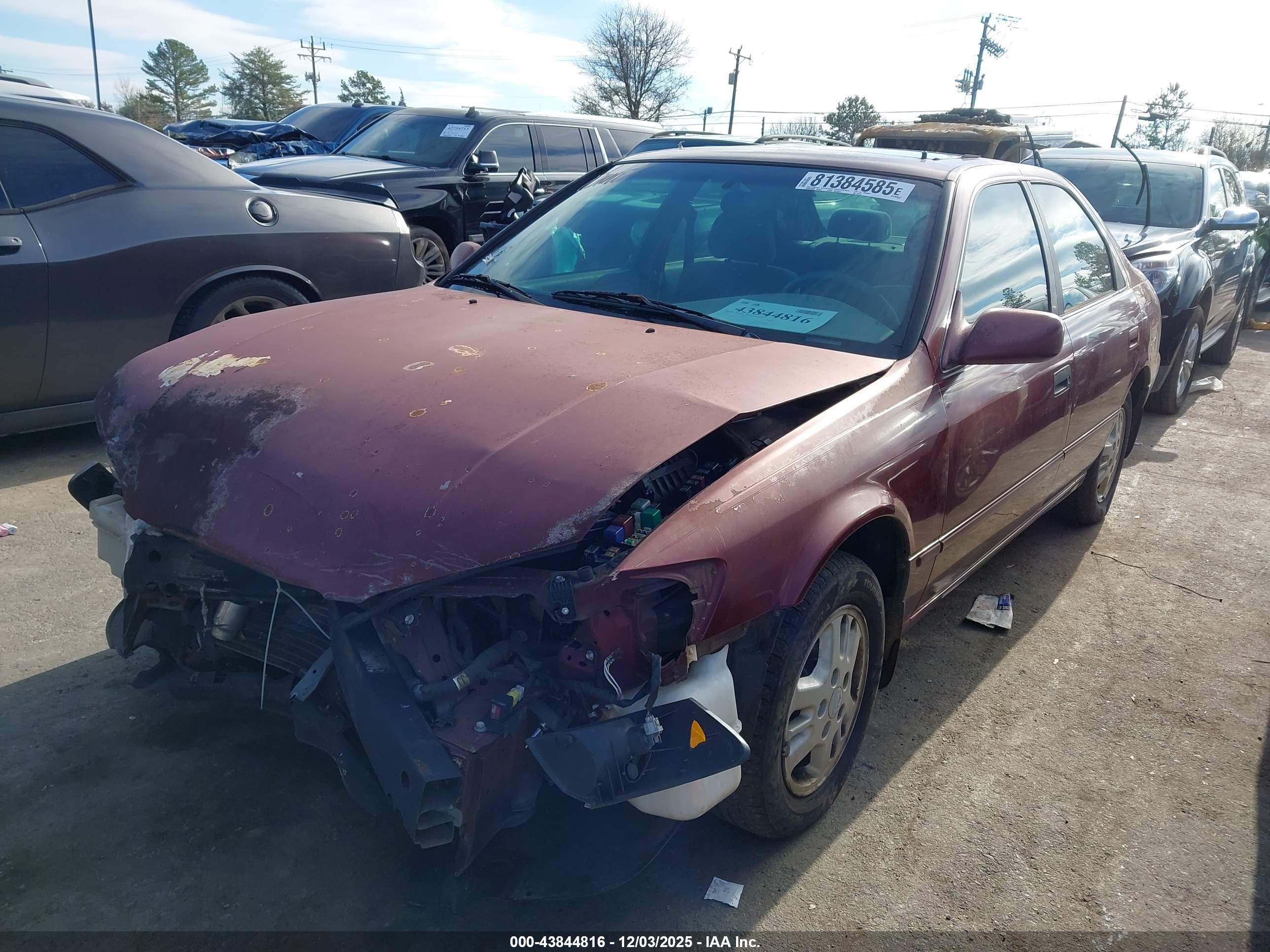 TOYOTA CAMRY image 2
