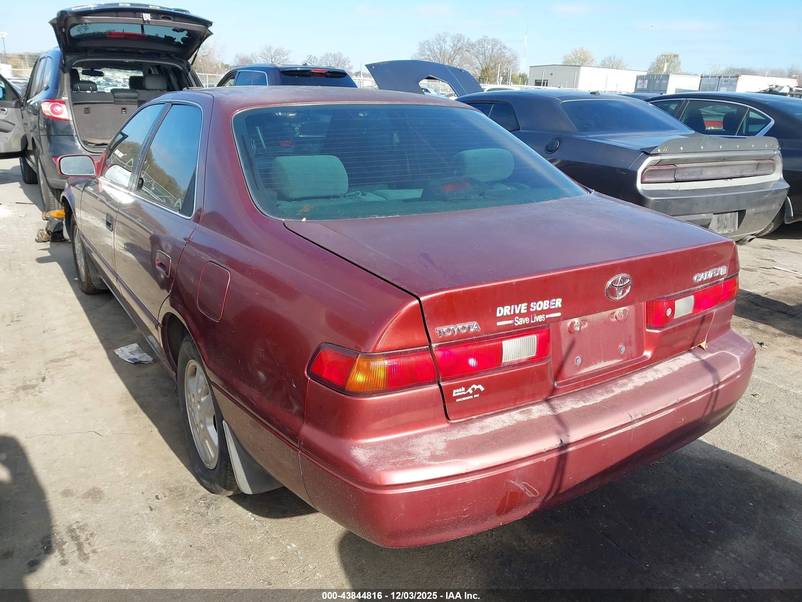 TOYOTA CAMRY image 3