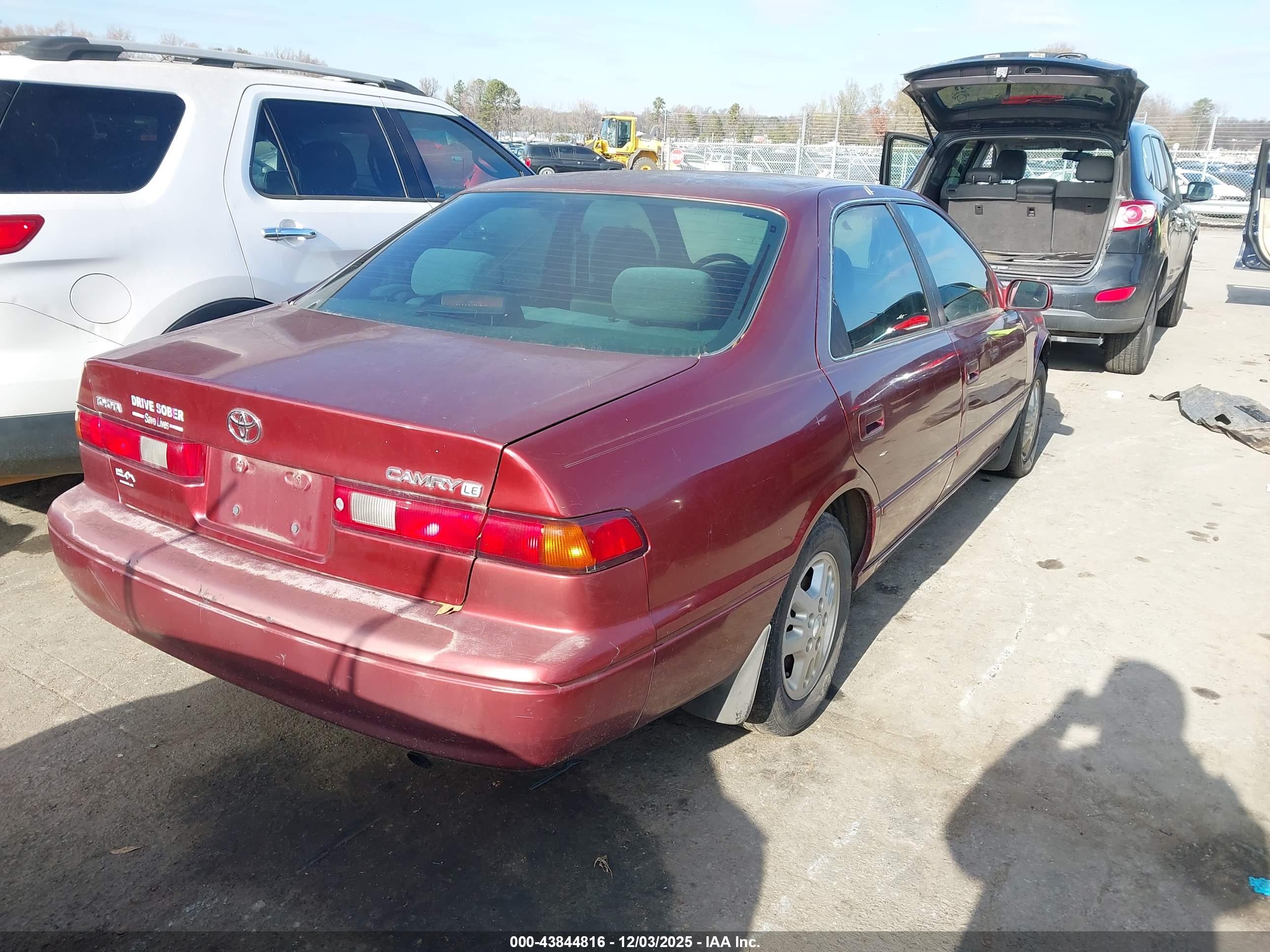 TOYOTA CAMRY image 4