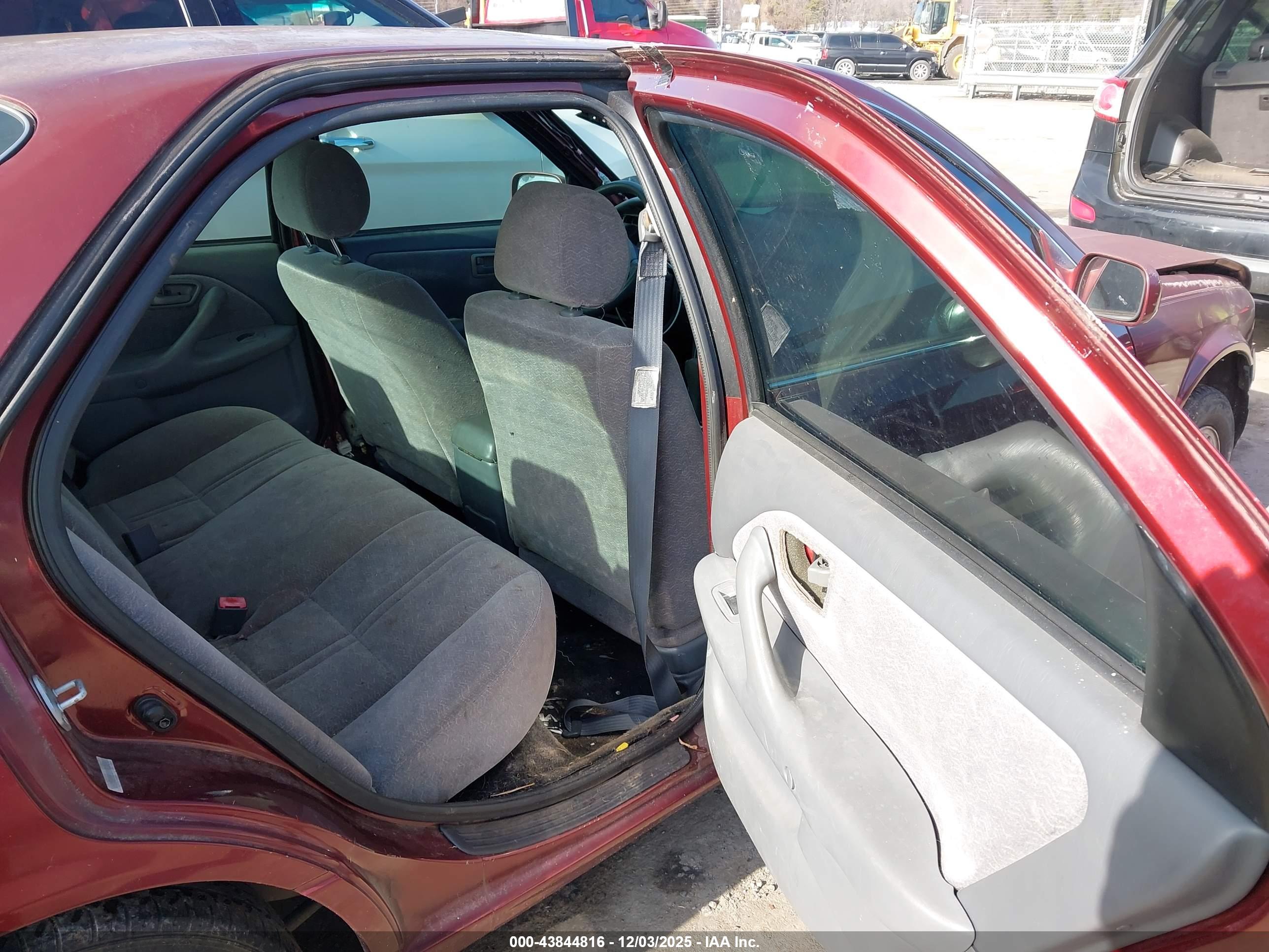 TOYOTA CAMRY image 8