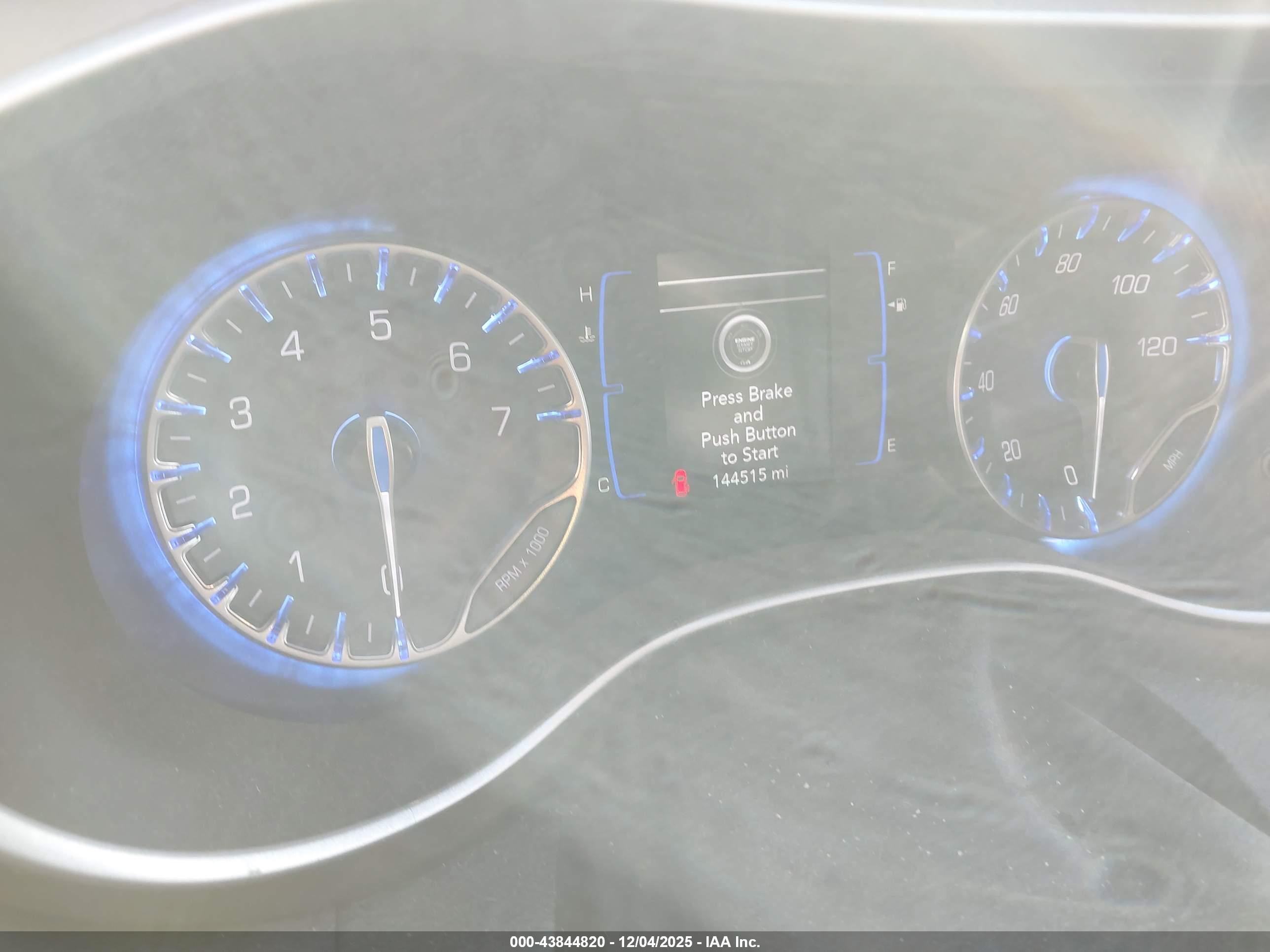 CHRYSLER VOYAGER image 7