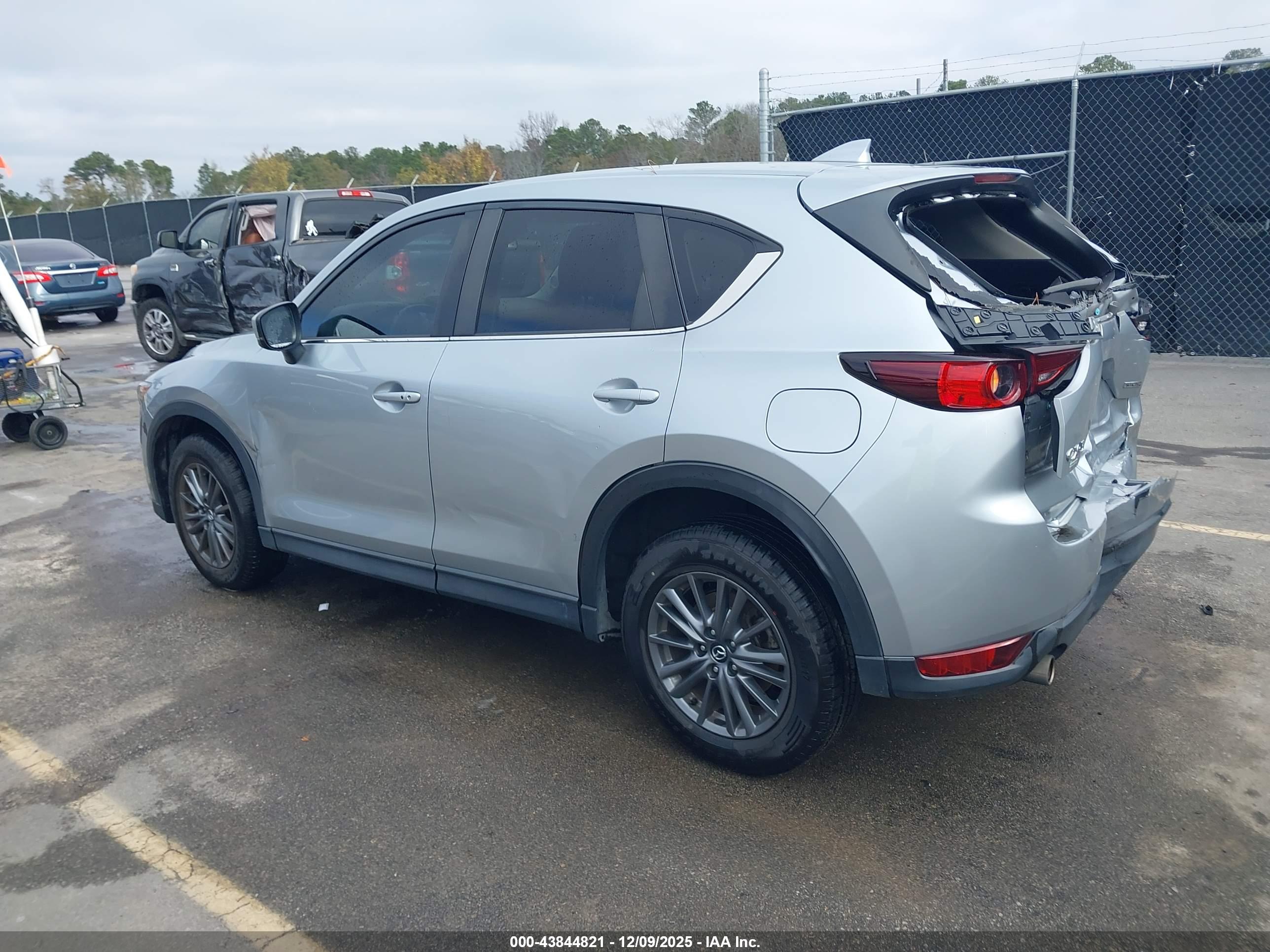 MAZDA CX-5 image 3