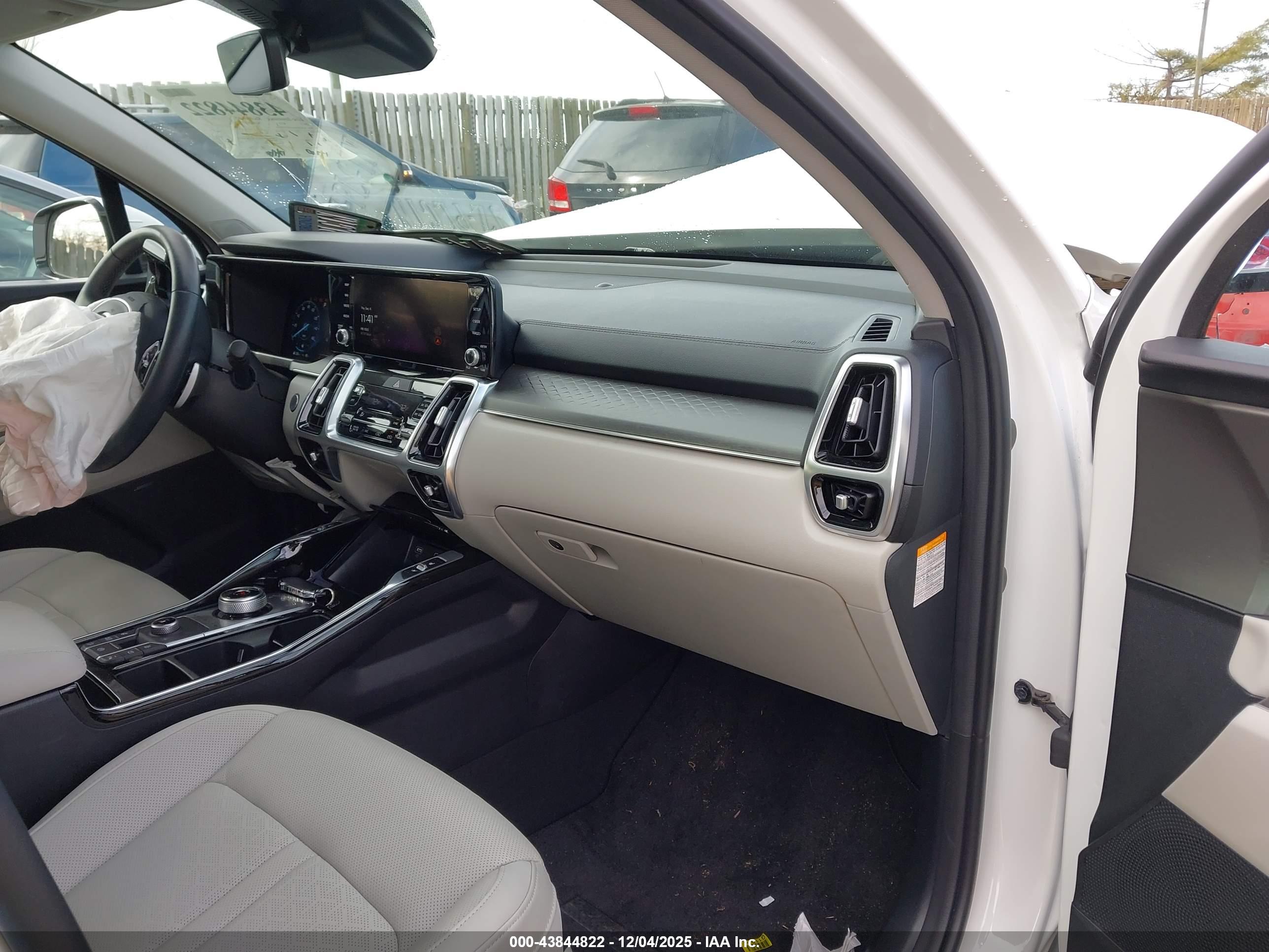 KIA SORENTO image 5