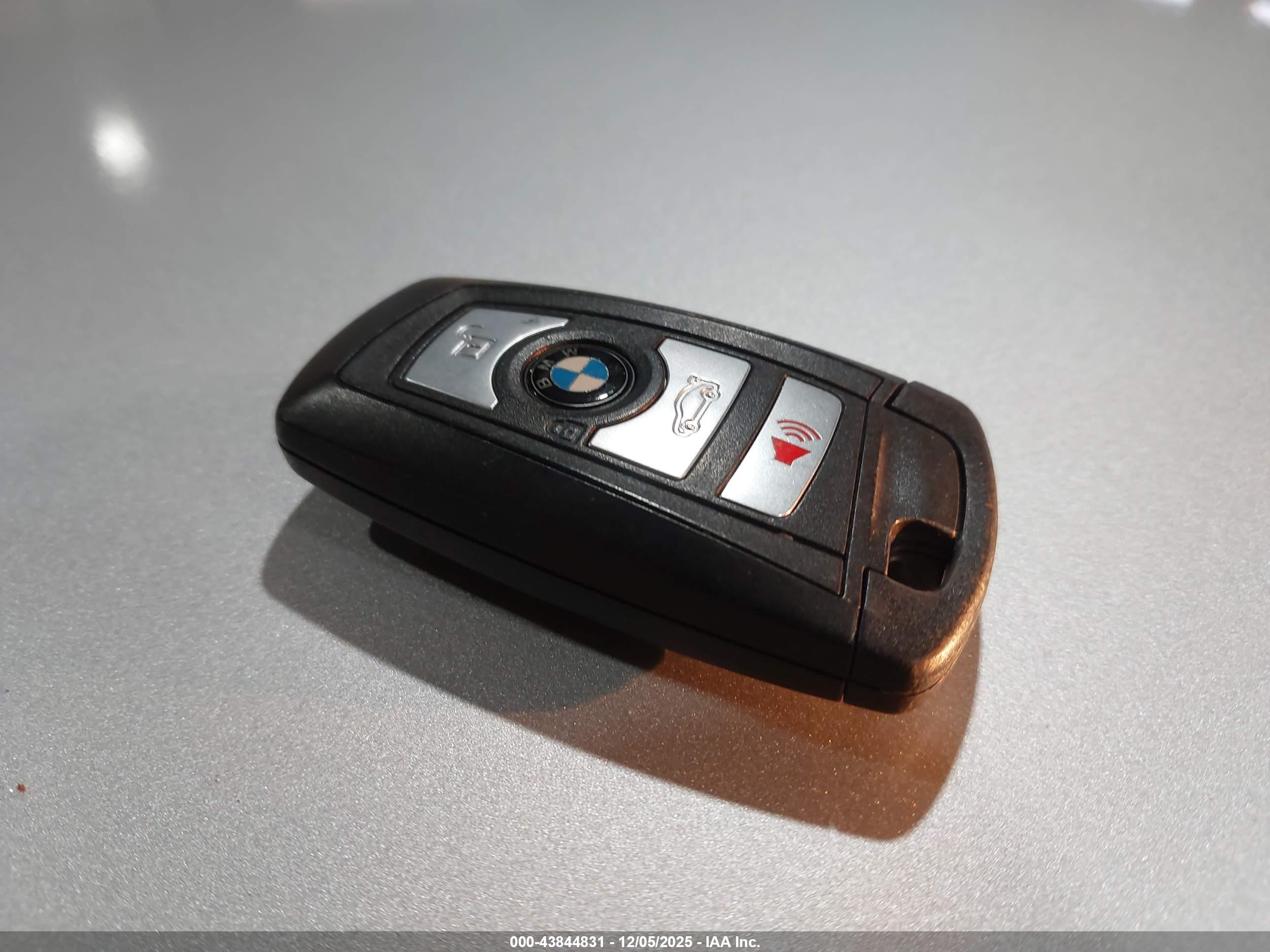 BMW 528I image 11
