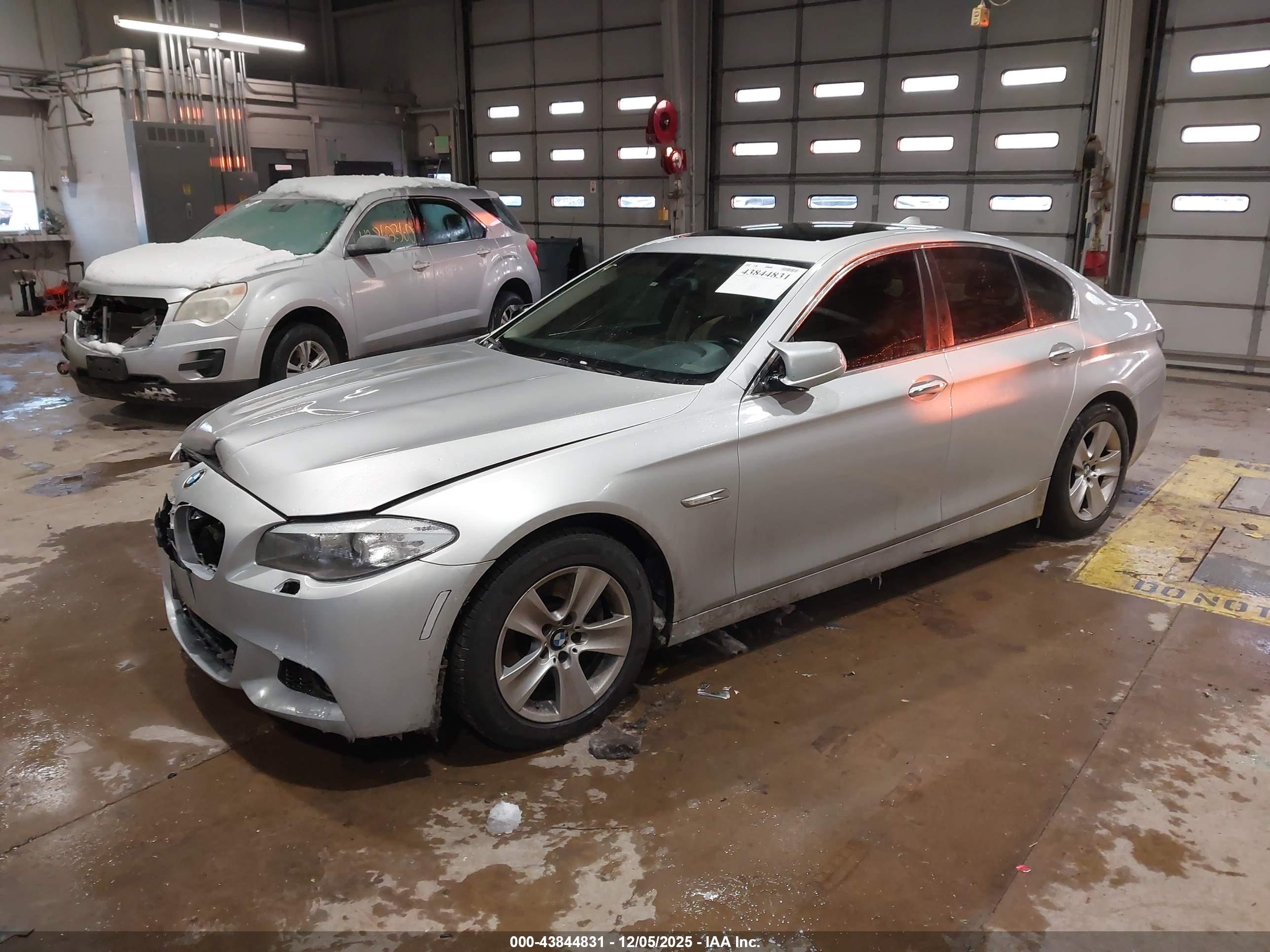 BMW 528I image 2