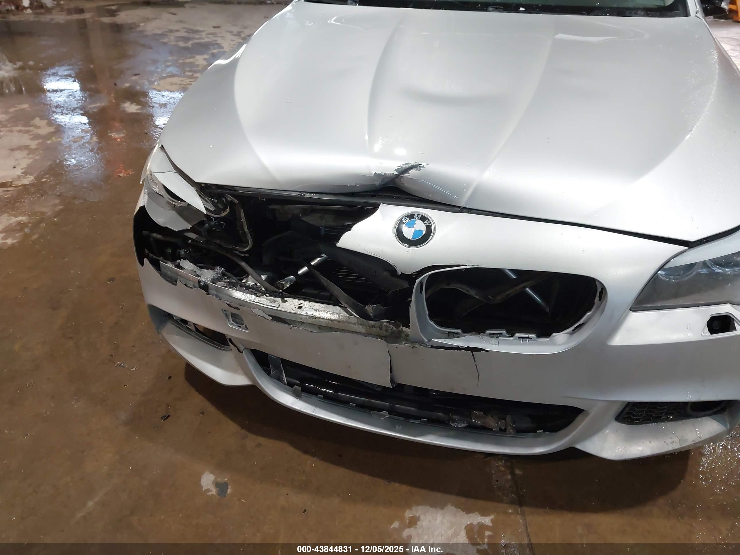BMW 528I image 6