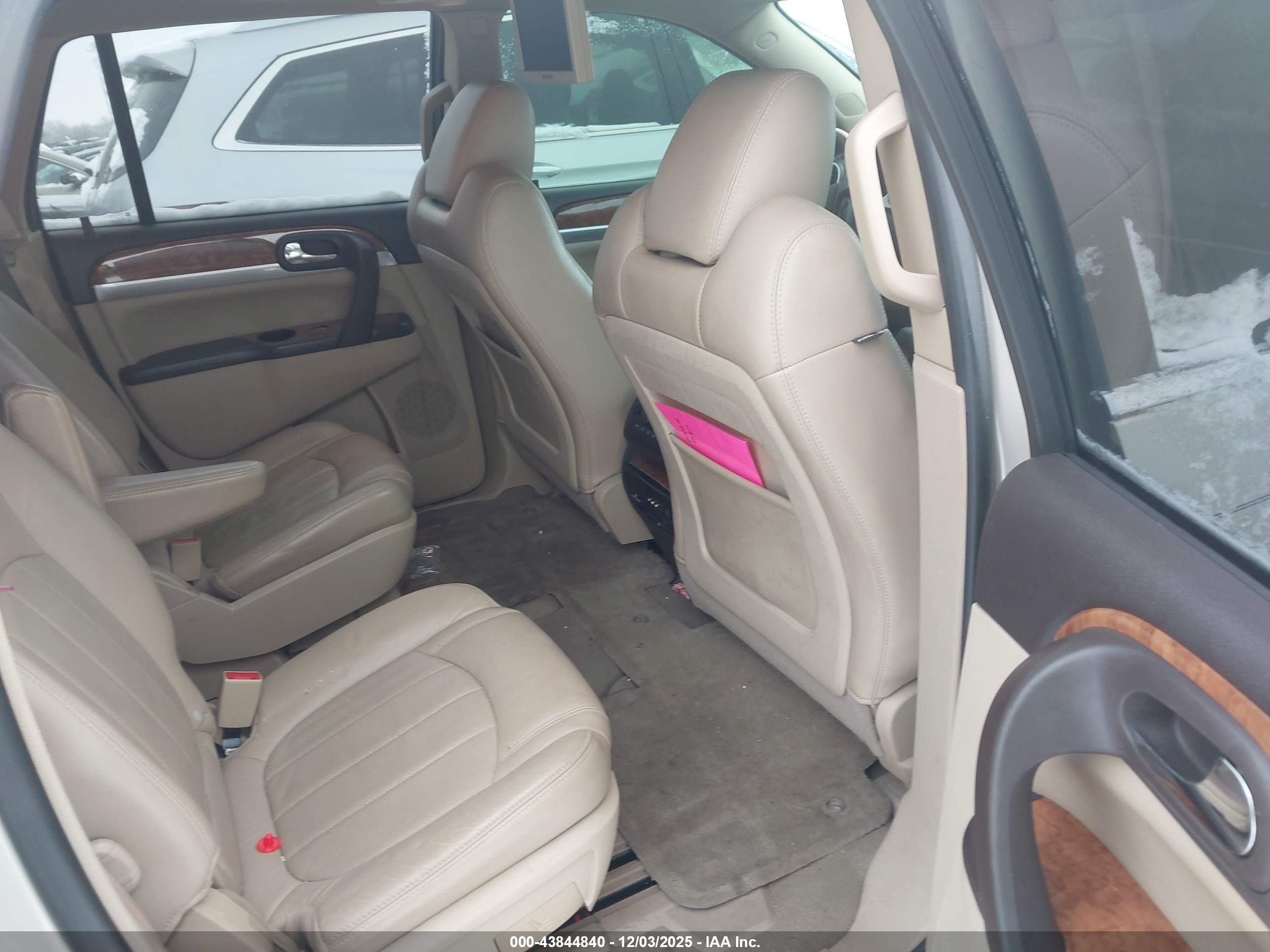 BUICK ENCLAVE image 8